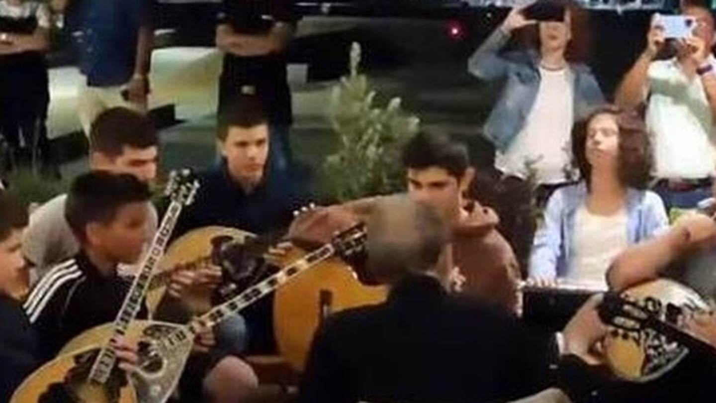 Η αγάπη του Σταύρου Ξαρχάκου για τη μουσική δεν έχει όρια