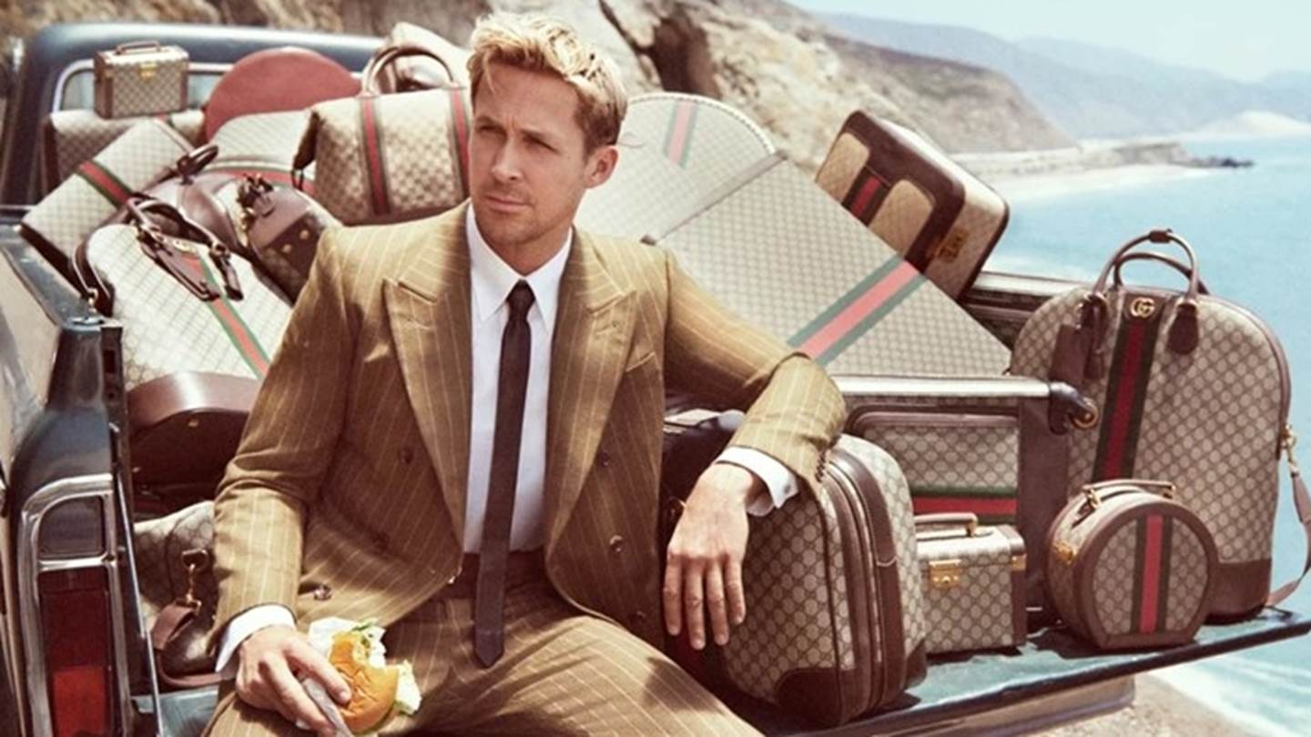 O Ryan Gosling ταξιδεύει για το σπίτι των Gucci