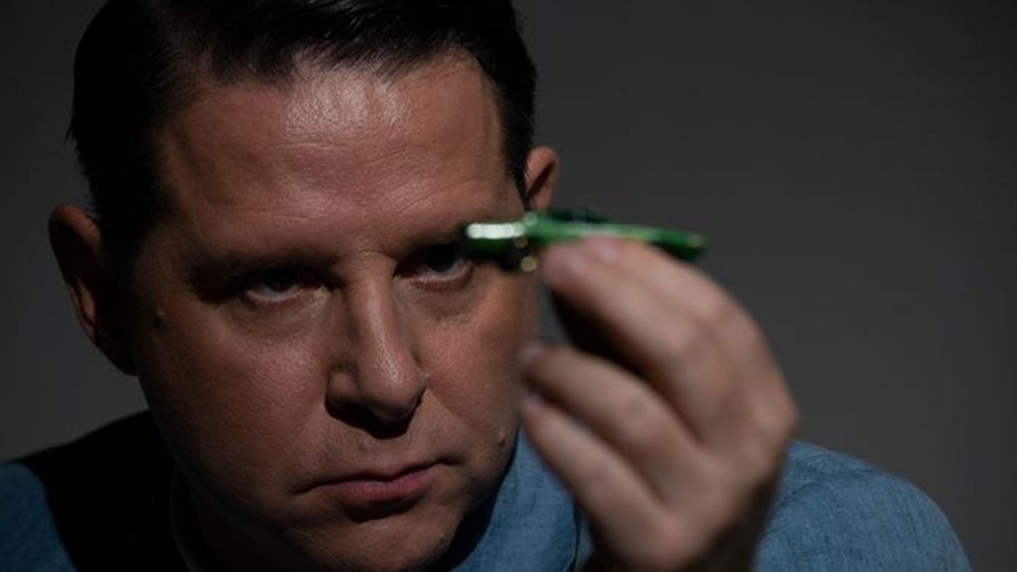 Ο Δημήτρης Μυλωνάς θεωρεί ότι το θέατρο έβγαλε τα μάτια του, σαν άλλος Οιδίποδας