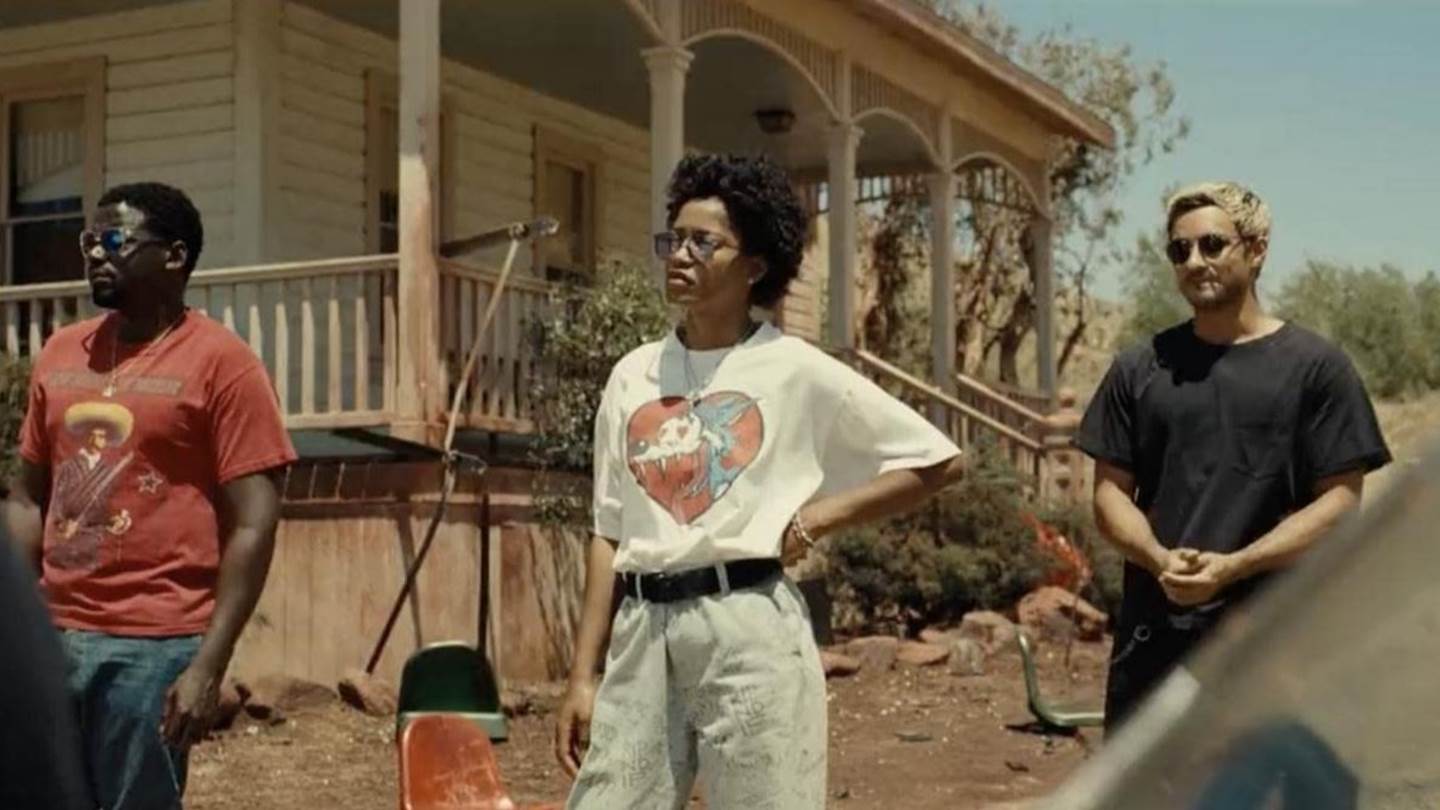 Όλοι μιλούν για τα '90s T-shirts του Nope