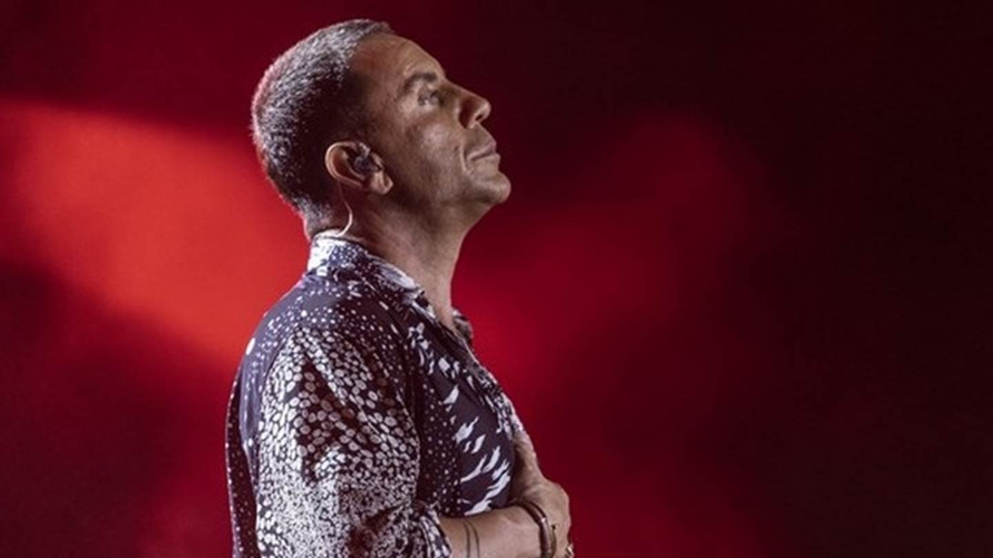 Ο Γιώργος Μαζωνάκης μπήκε στο μετρό και όλοι τα έχασαν