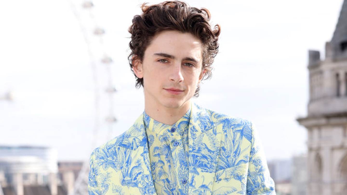 Ο Timothée Chalamet και το hoodie του για το Αφγανιστάν