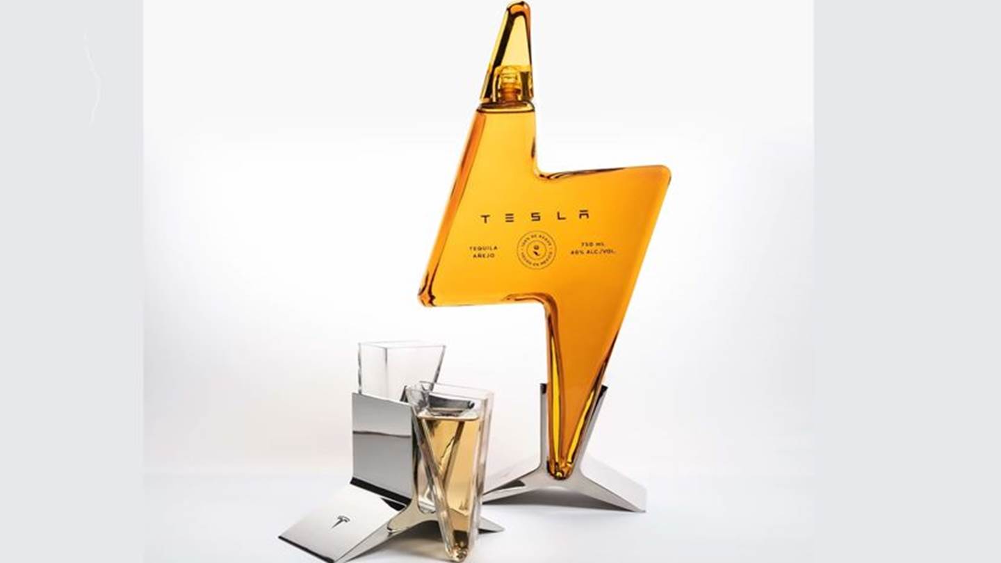 Η τεκίλα της Tesla έχει τη δική της ιστορία και άρωμα ξηρών φρούτων