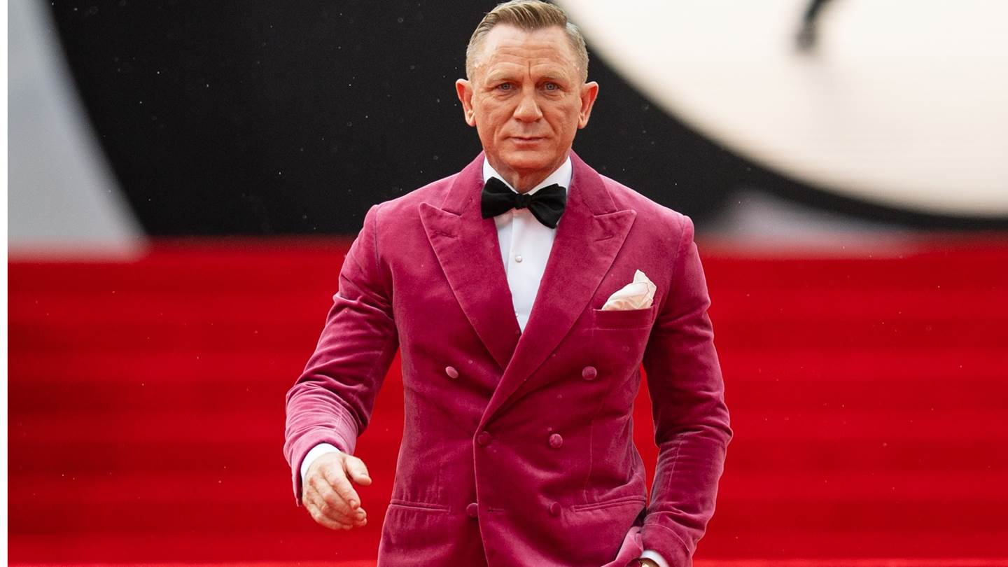 Κι αν το βελούδινο σακάκι είναι φέτος της μόδας;