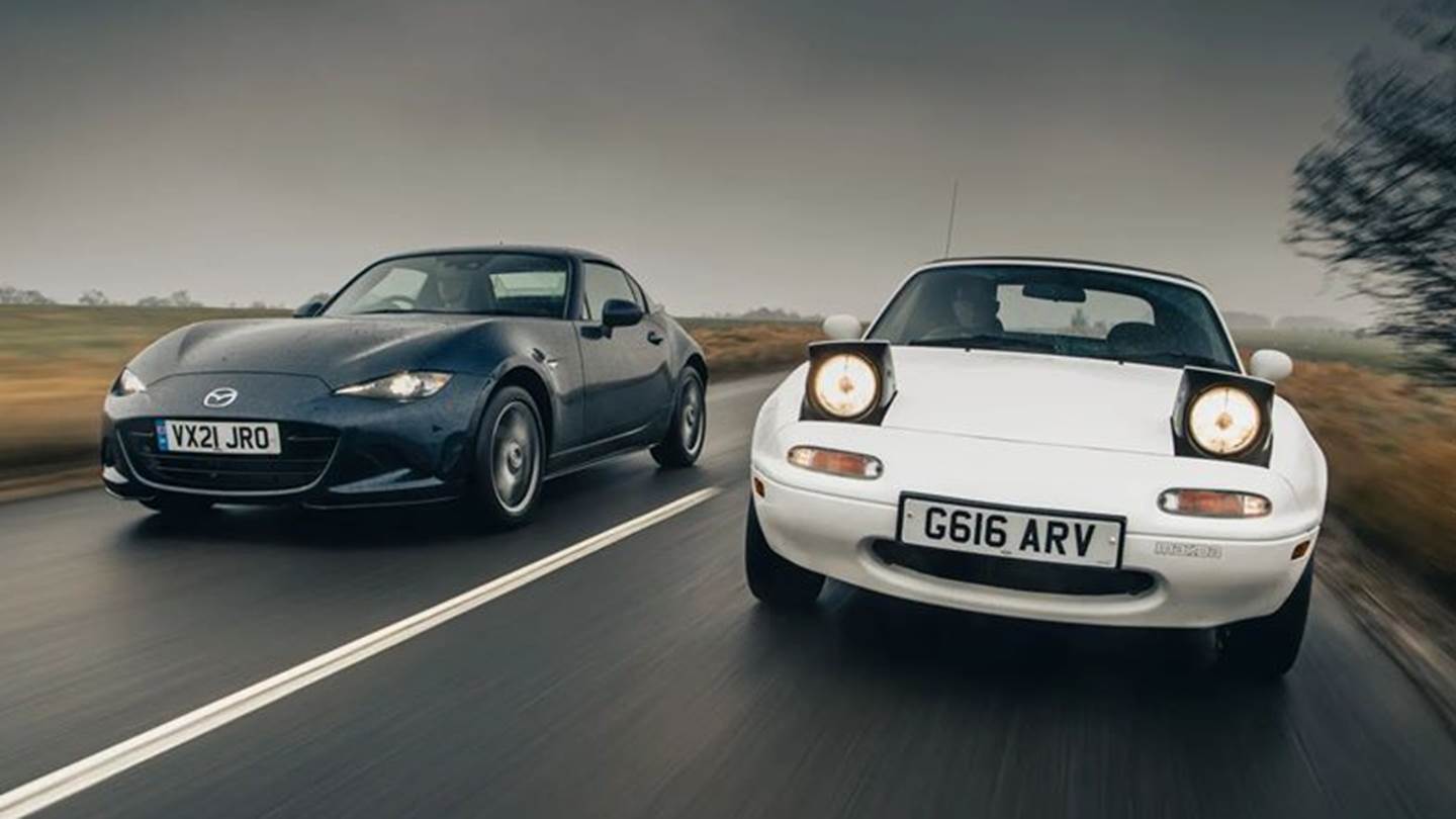 Mazda MX-5 2021 εναντίον Mazda MX-5 1990