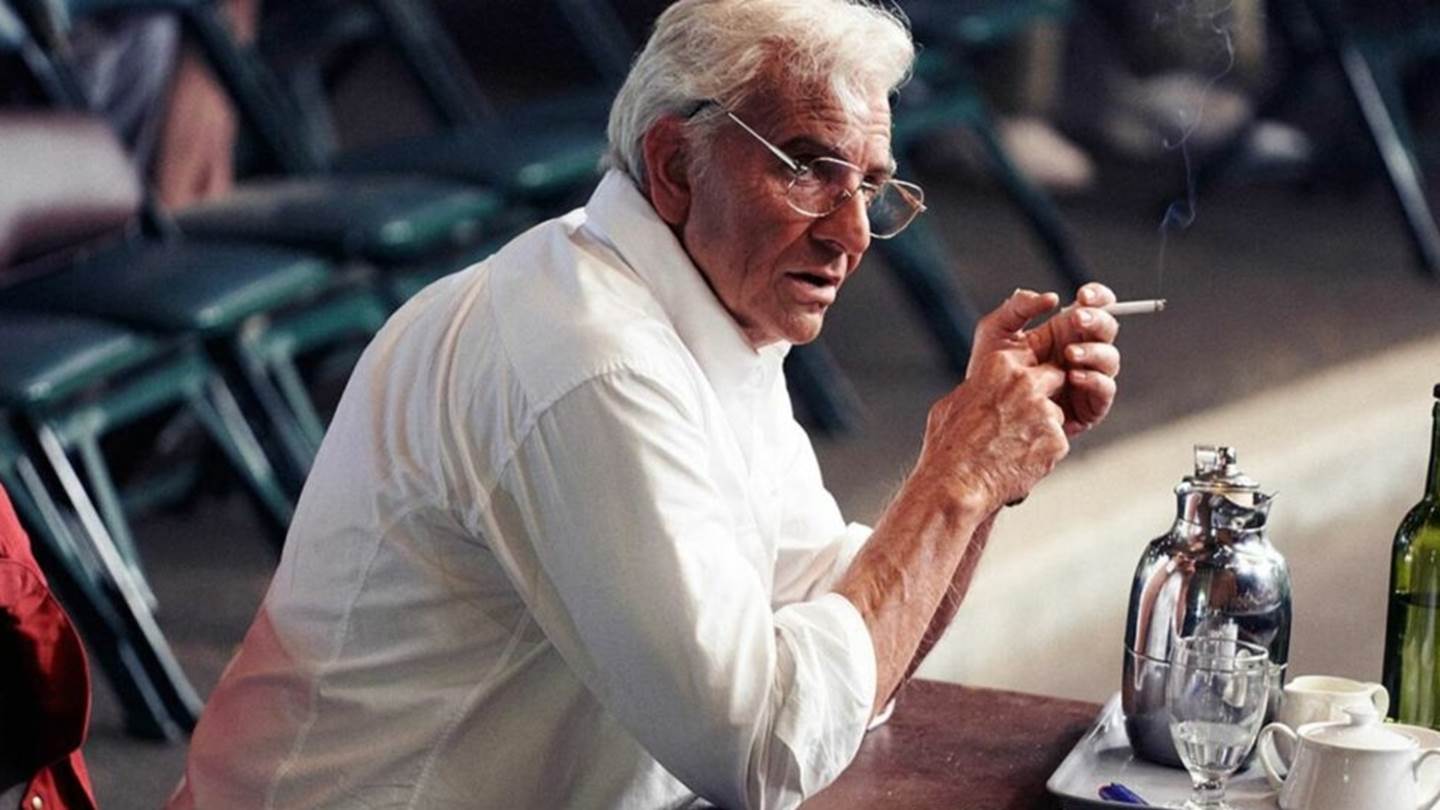 Ο Bradley Cooper εξηγεί και εξηγείται για την προσθετική μύτη στο Maestro