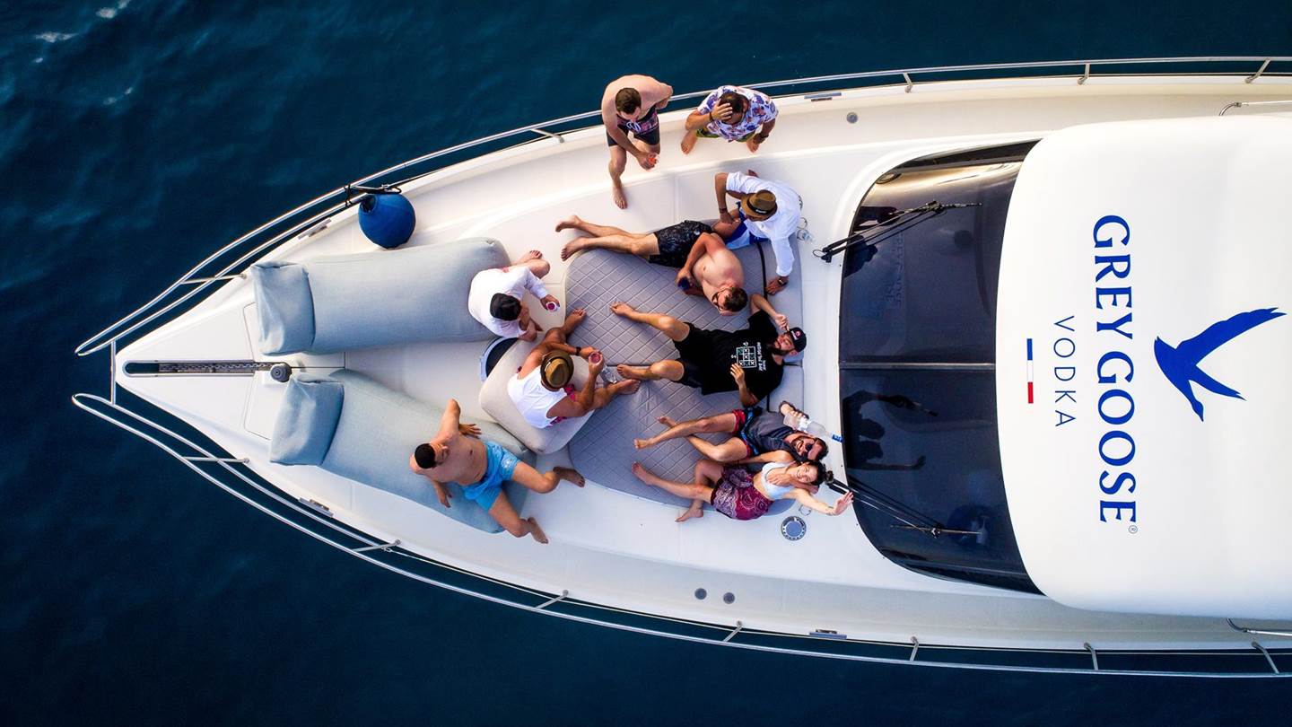 Σαλπάροντας με την Grey Goose