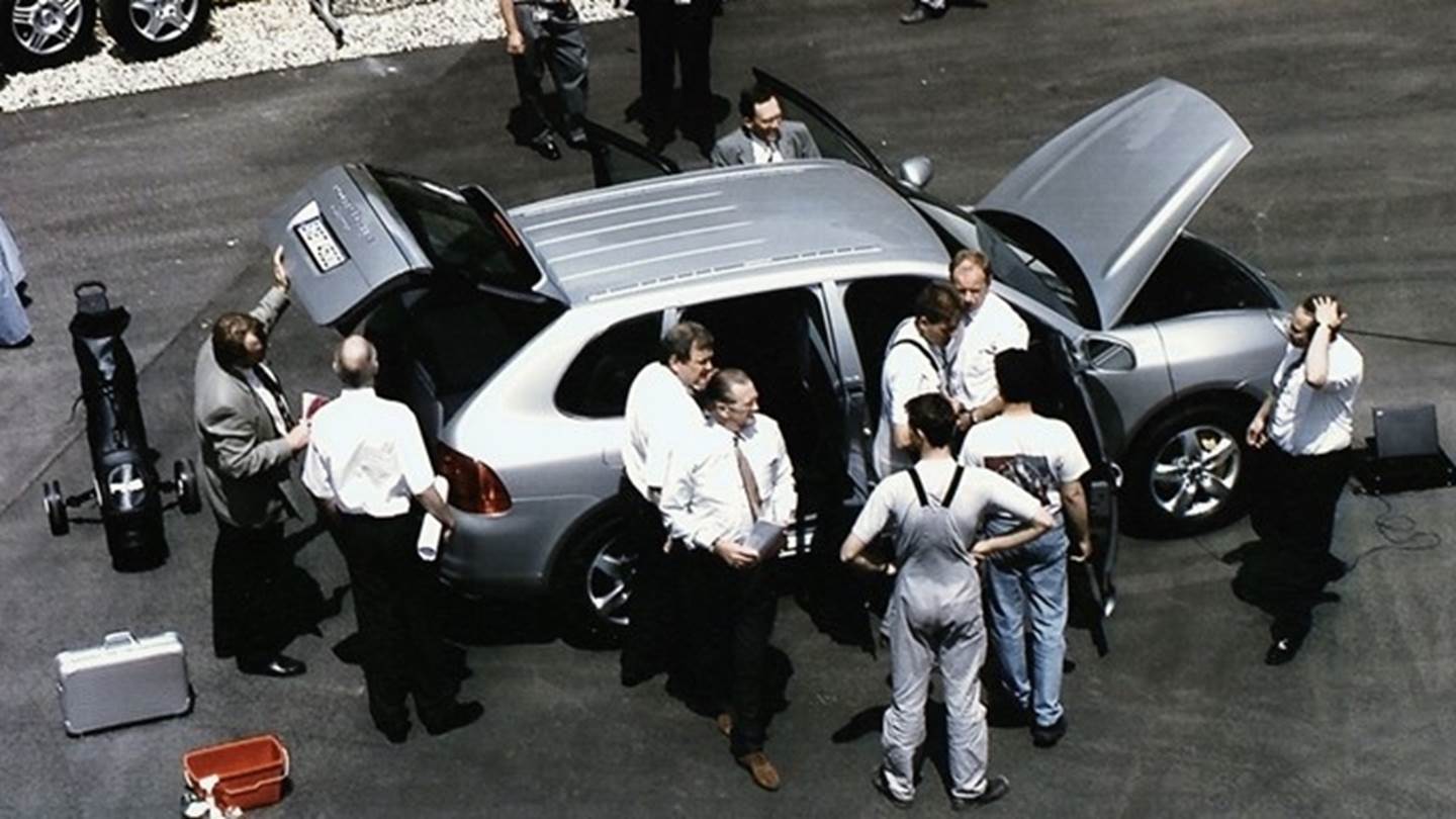 Η άγνωστη ιστορία πίσω από τα SUV της Porsche