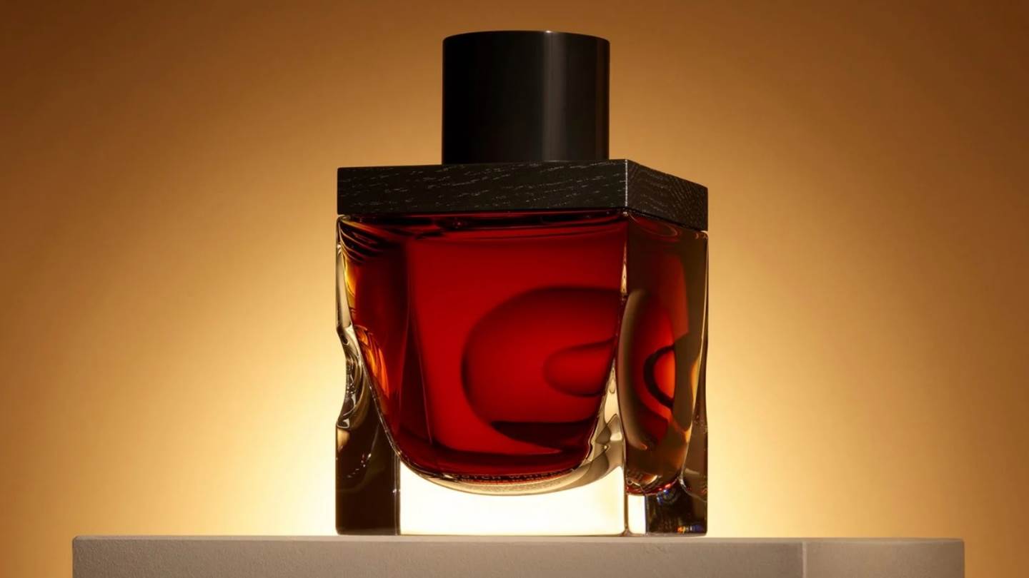 Ο David Adjaye και η φιάλη του παλαιότερου single malt