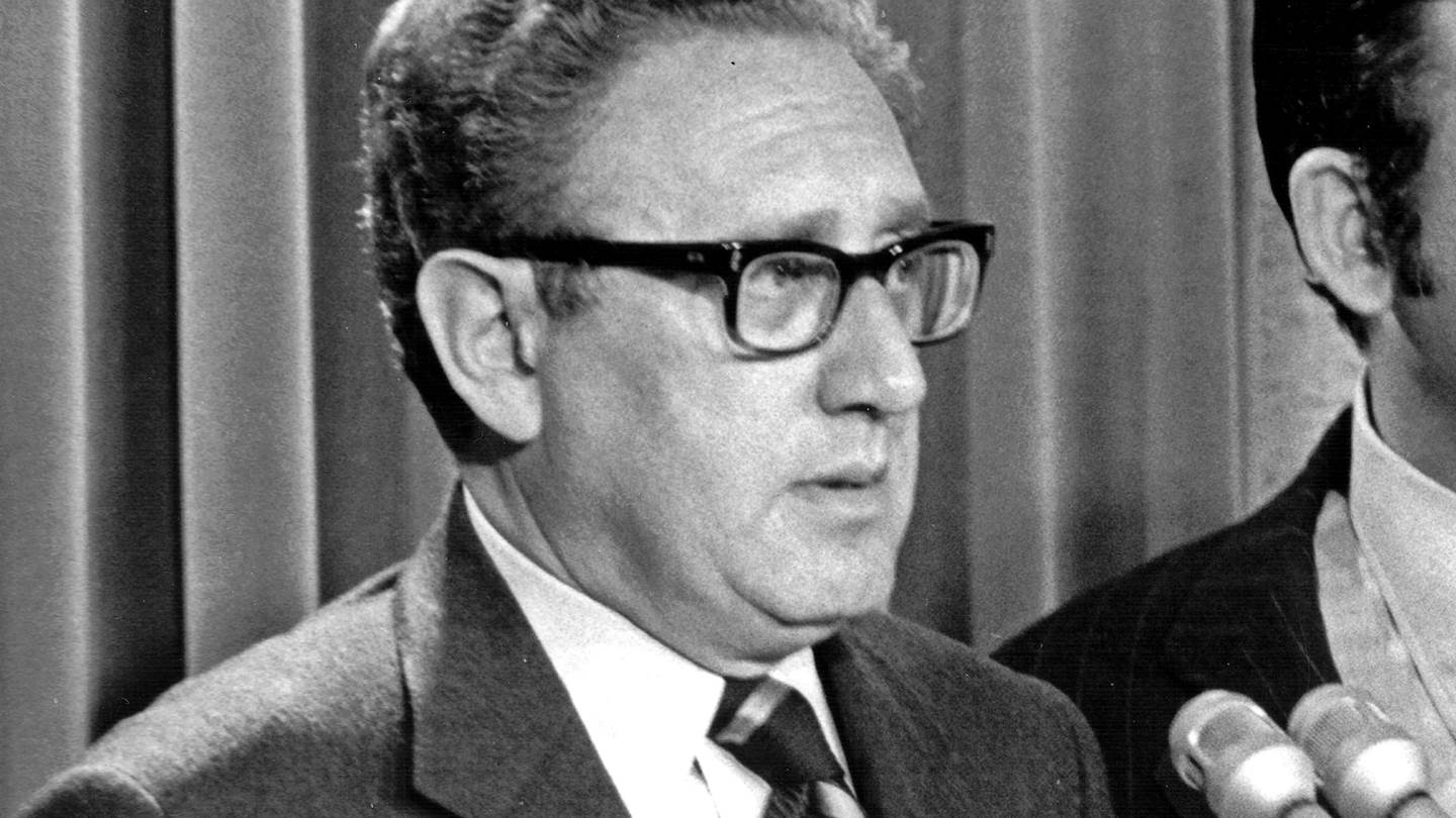 Πώς ο Henry Kissinger έπεισε τον Pelé να παίξει ποδόσφαιρο στην Αμερική