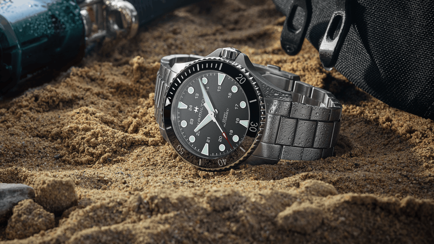 Στυλ εντός και εκτός νερού με το Khaki Navy Scuba