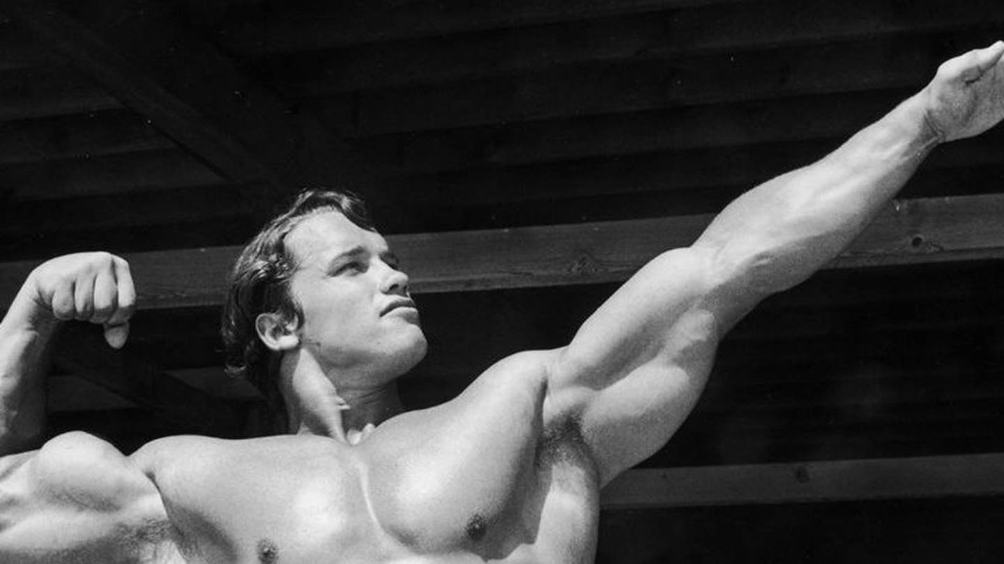Η αγαπημένη άσκηση του Arnold Schwarzenegger για στήθος, πλάτη και κοιλιακούς