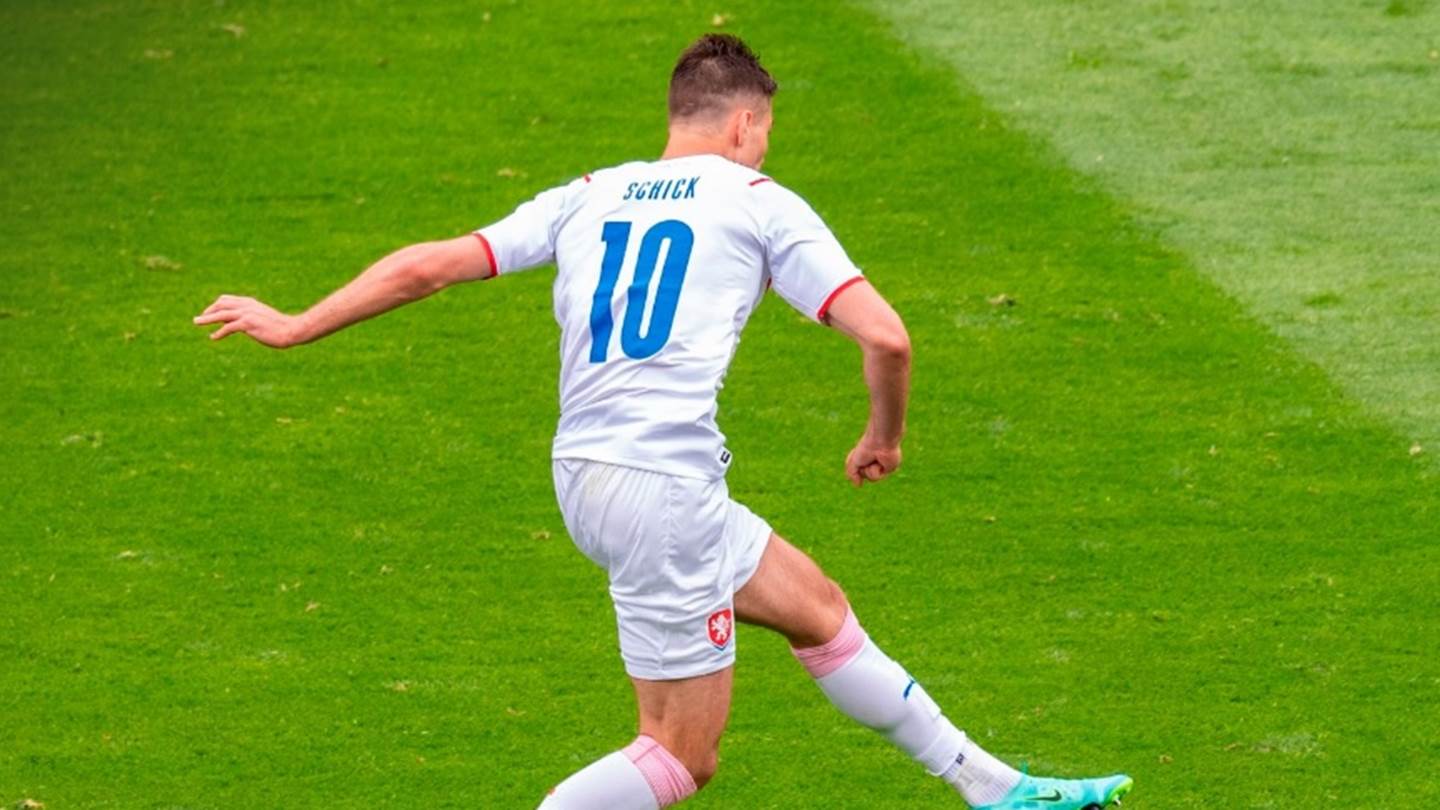 Σε άλλα νέα, ο Patrik Schick έβαλε γκολ από τη σέντρα