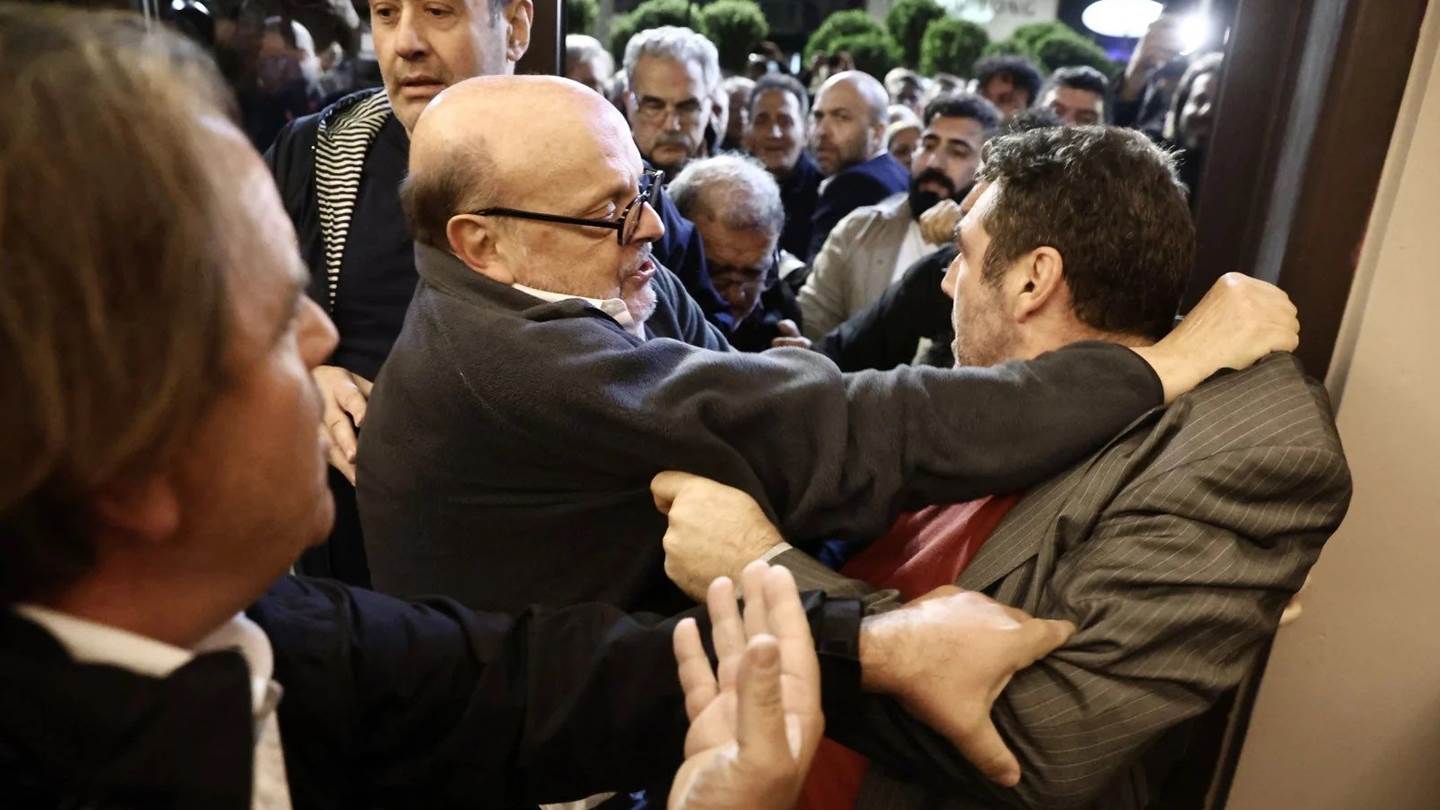 ΣΥΡΙΖΑ: Τα καλύτερα σχόλια και memes για το συνέδριο φιάσκο