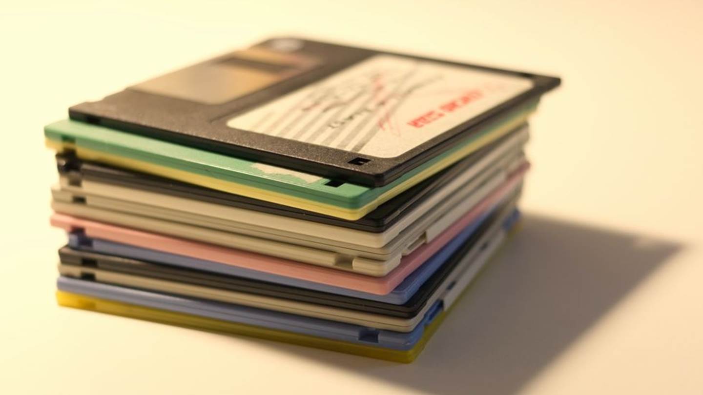 Στην Ιαπωνία γίνεται πόλεμος για τις δισκέτες