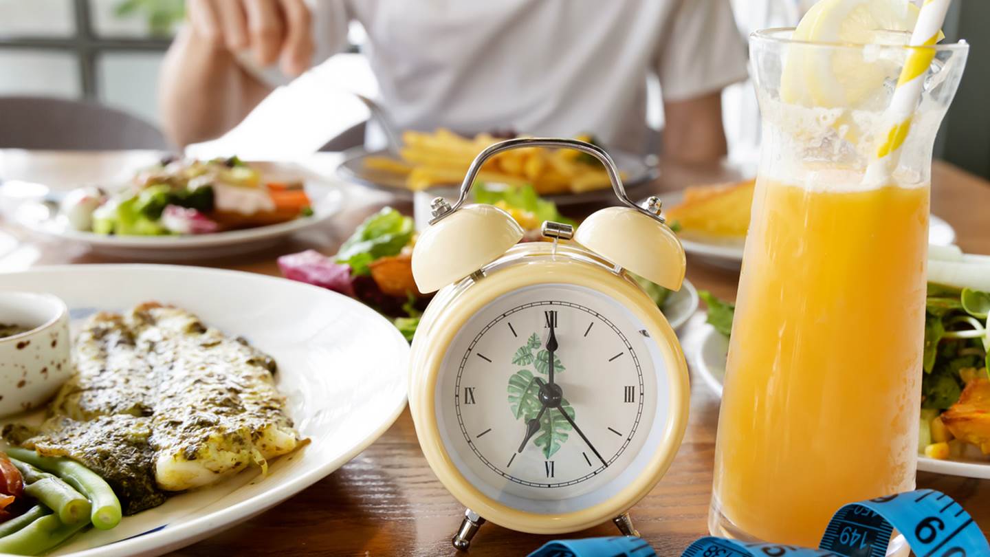 Όλα όσα πρέπει να γνωρίζεις για τη διαλειμματική νηστεία