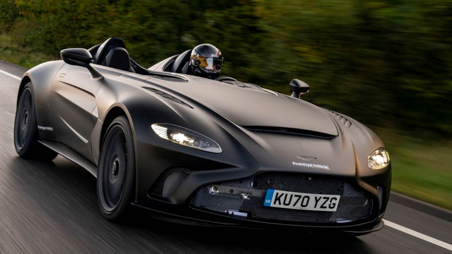 Η Aston Martin V12 Speedster είναι επιβλητική και κάμπριο