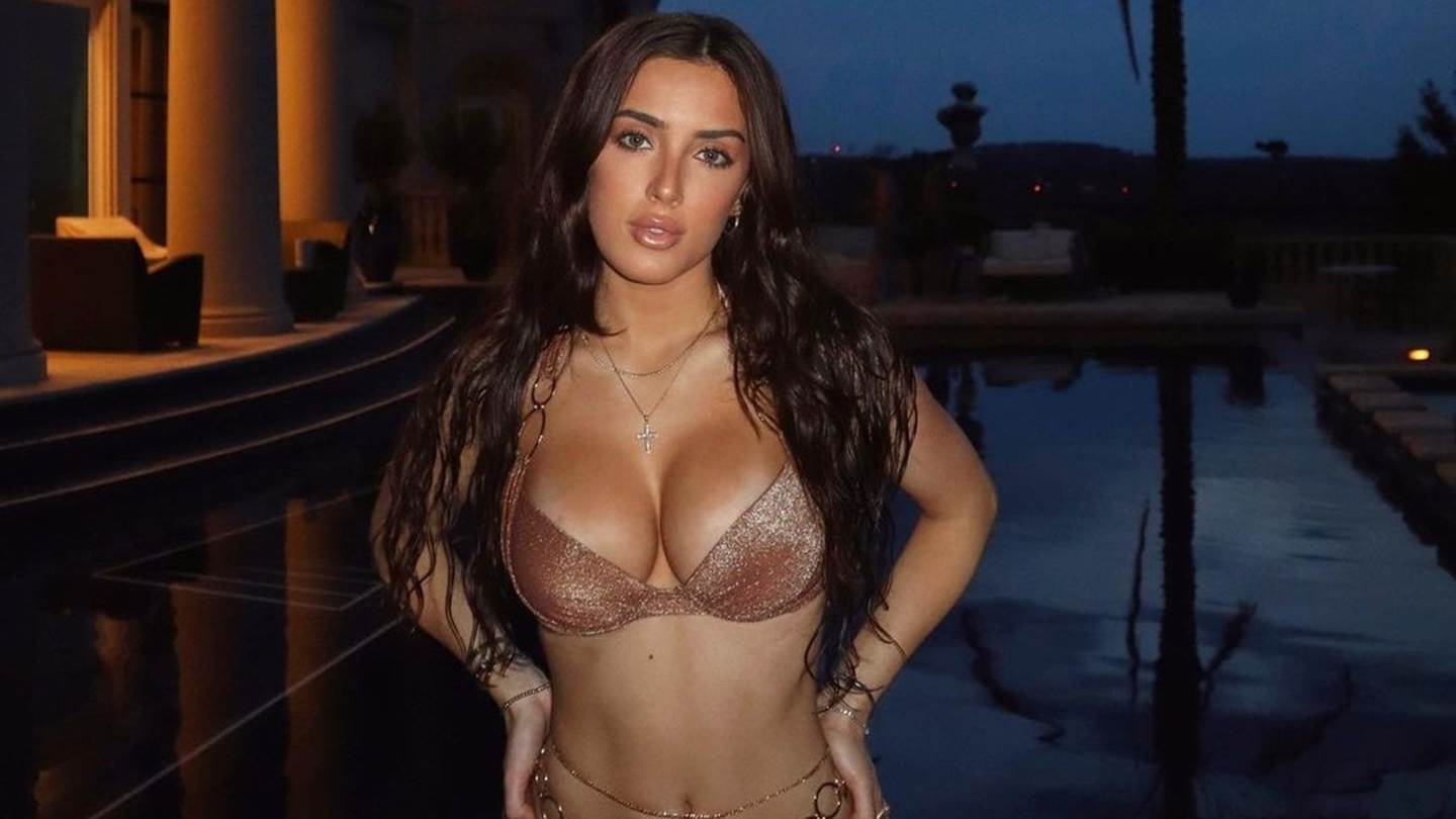 Όλοι μιλούν για τη Sumner Stroh και την απιστία του Adam Levine