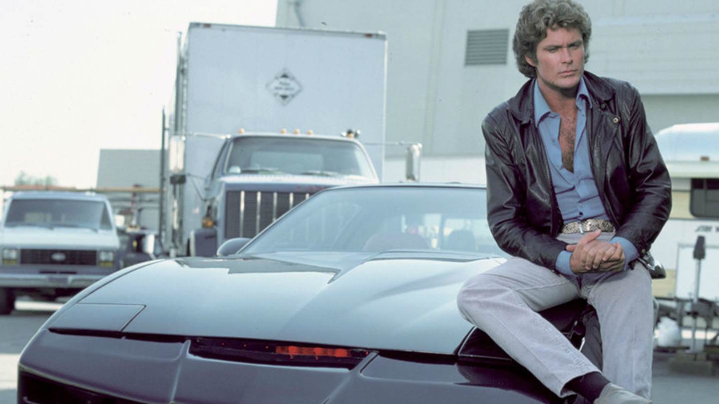 Ο David Hasselhoff βγάζει στο σφυρί τον K.I.T.T.