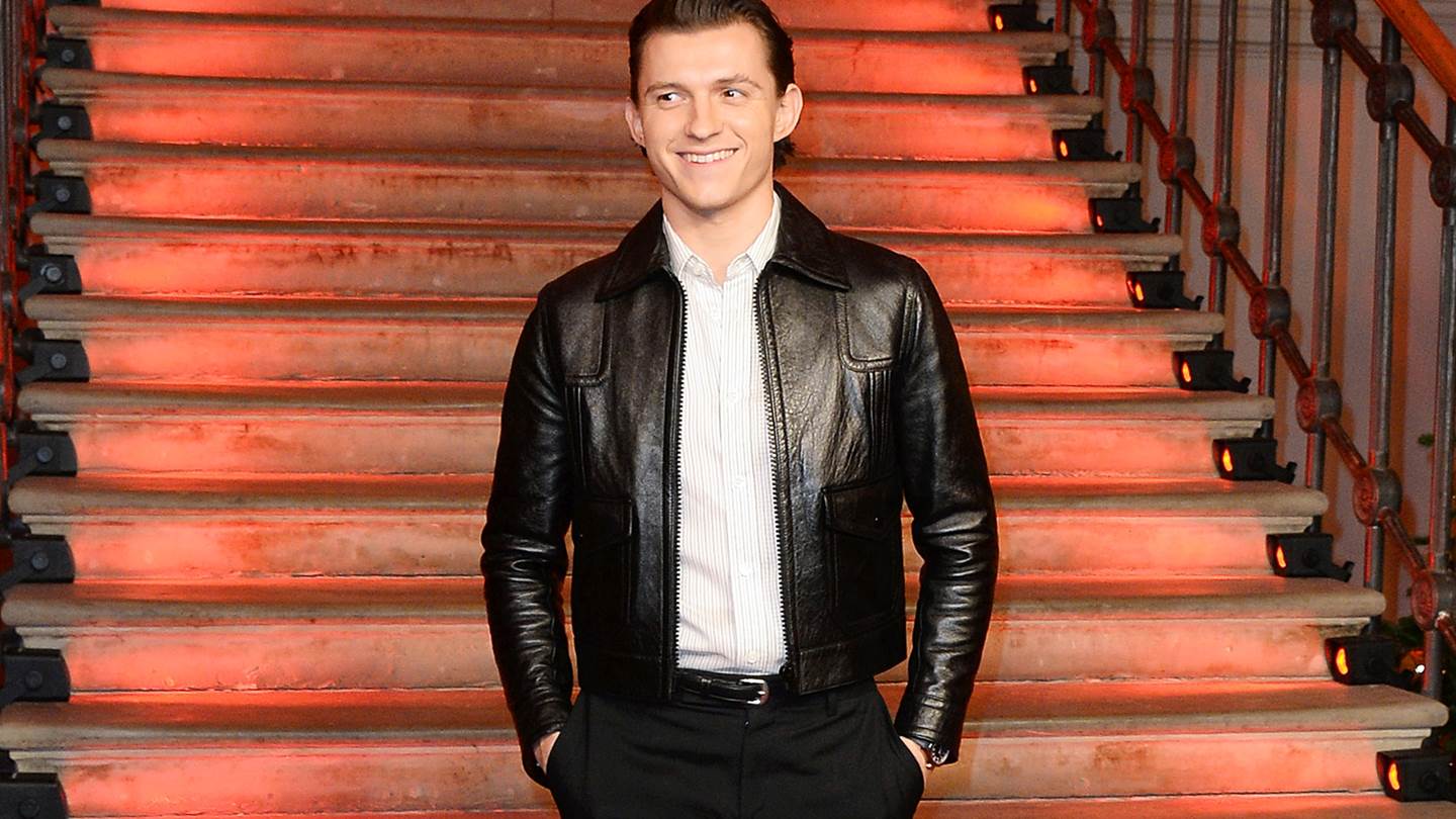 Στη νέα του ταινία, ο Tom Holland σκηνοθετεί τον θάνατό του