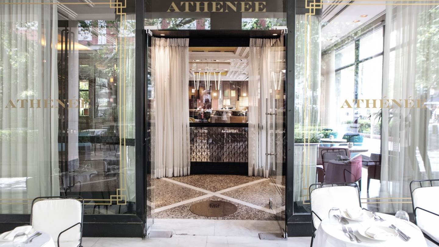 Το γλυκά του Σπύρου Πεδιαδιτάκη στο Athénée, τις Κυριακές