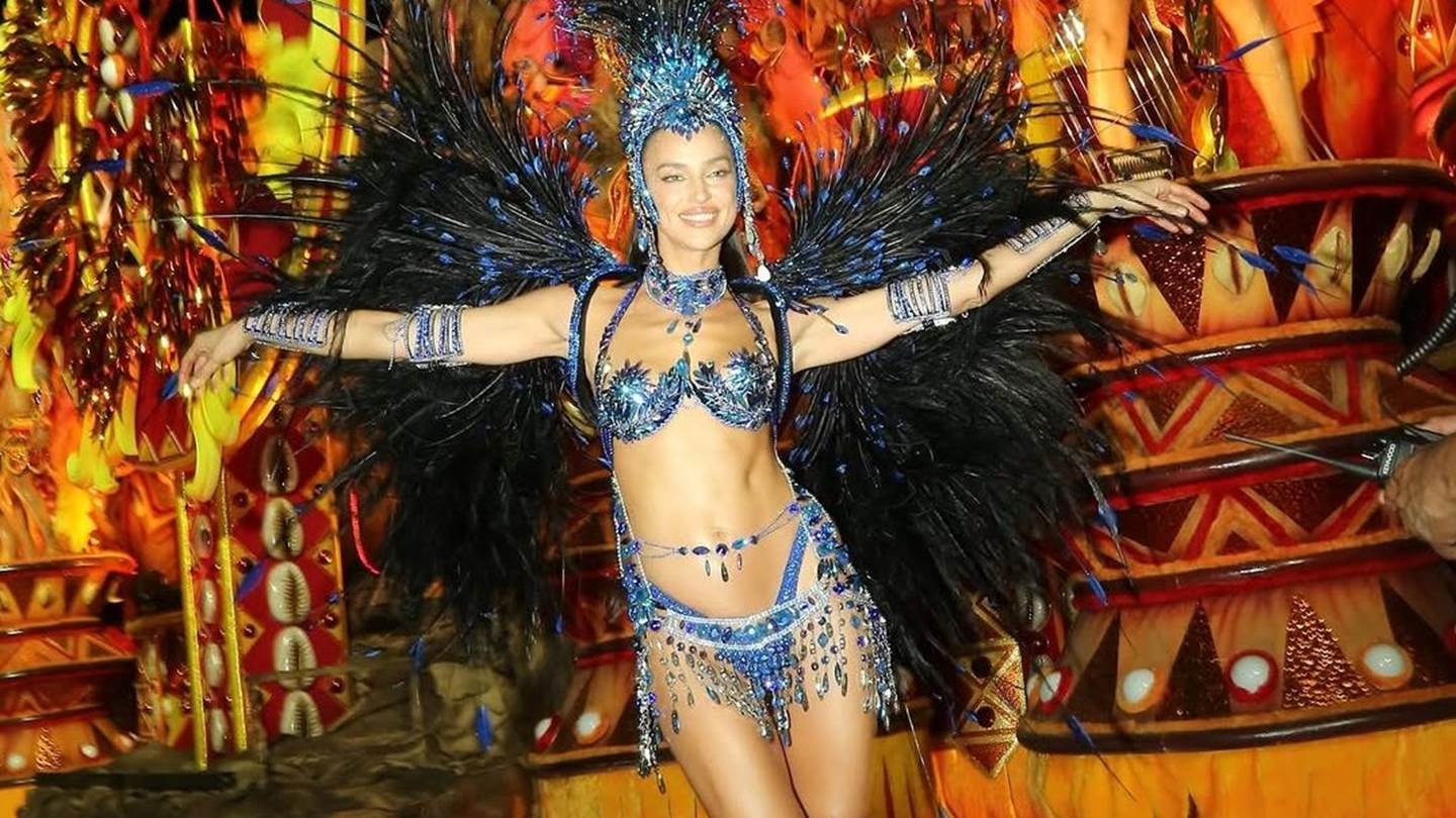Η εκθαμβωτική εμφάνιση της Irina Shayk στο καρναβάλι του Ρίο ντε Τζανέιρο