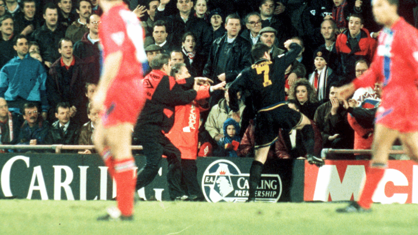 Όταν ο Eric Cantona έριχνε κλωτσιά στον ρατσισμό