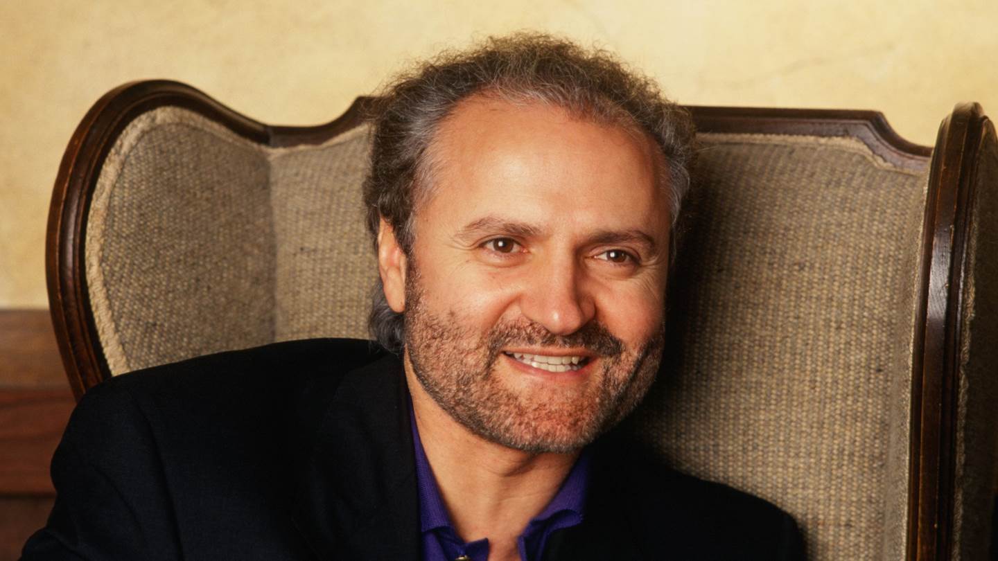 Η δραματική ιστορία του βασιλιά της μόδας Gianni Versace