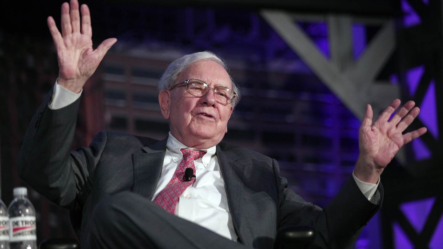 Ο Warren Buffett άρχισε να αγοράζει πετρέλαιο