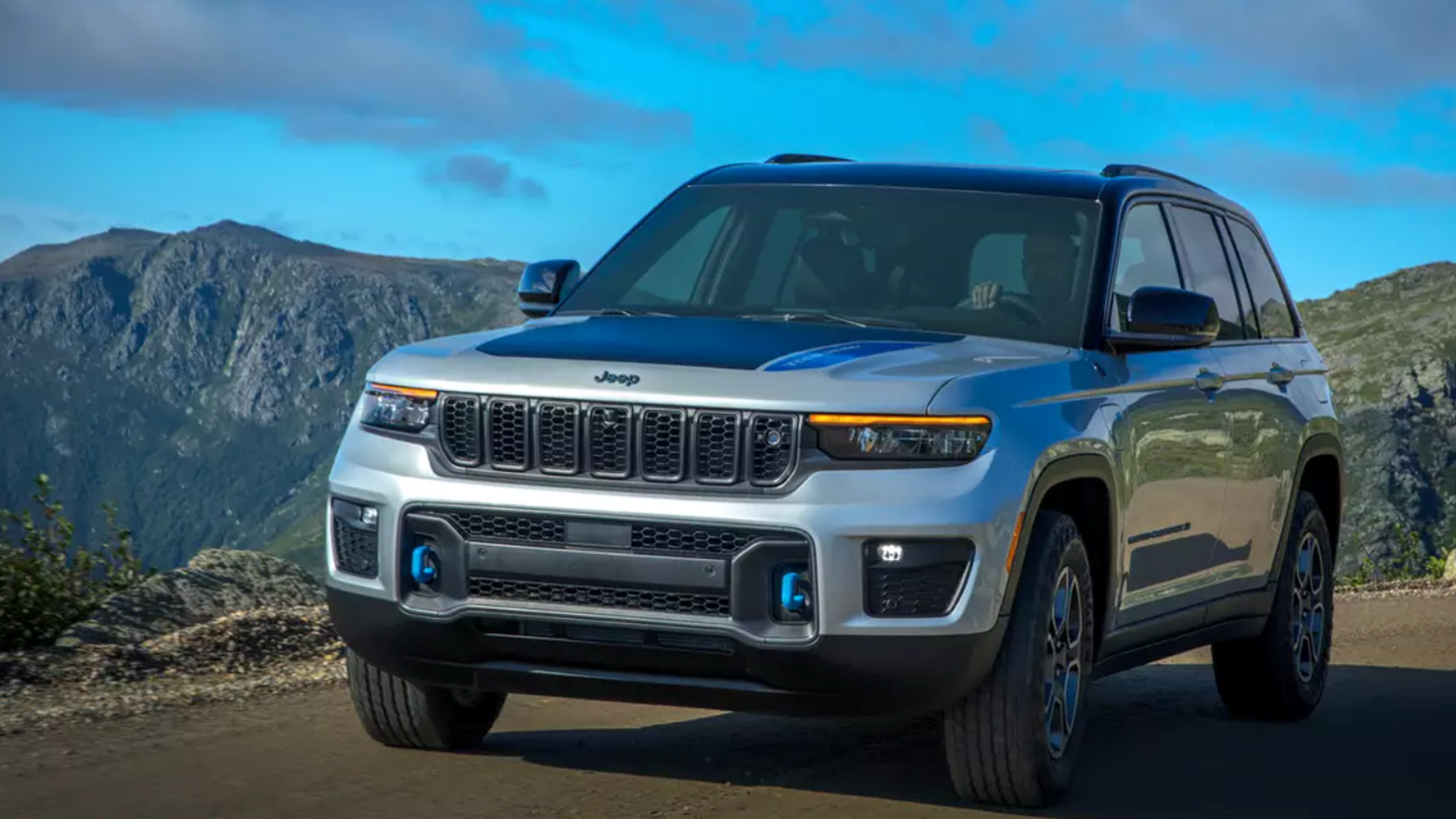 To φρέσκο πρόσωπο του Jeep Grand Cherokee