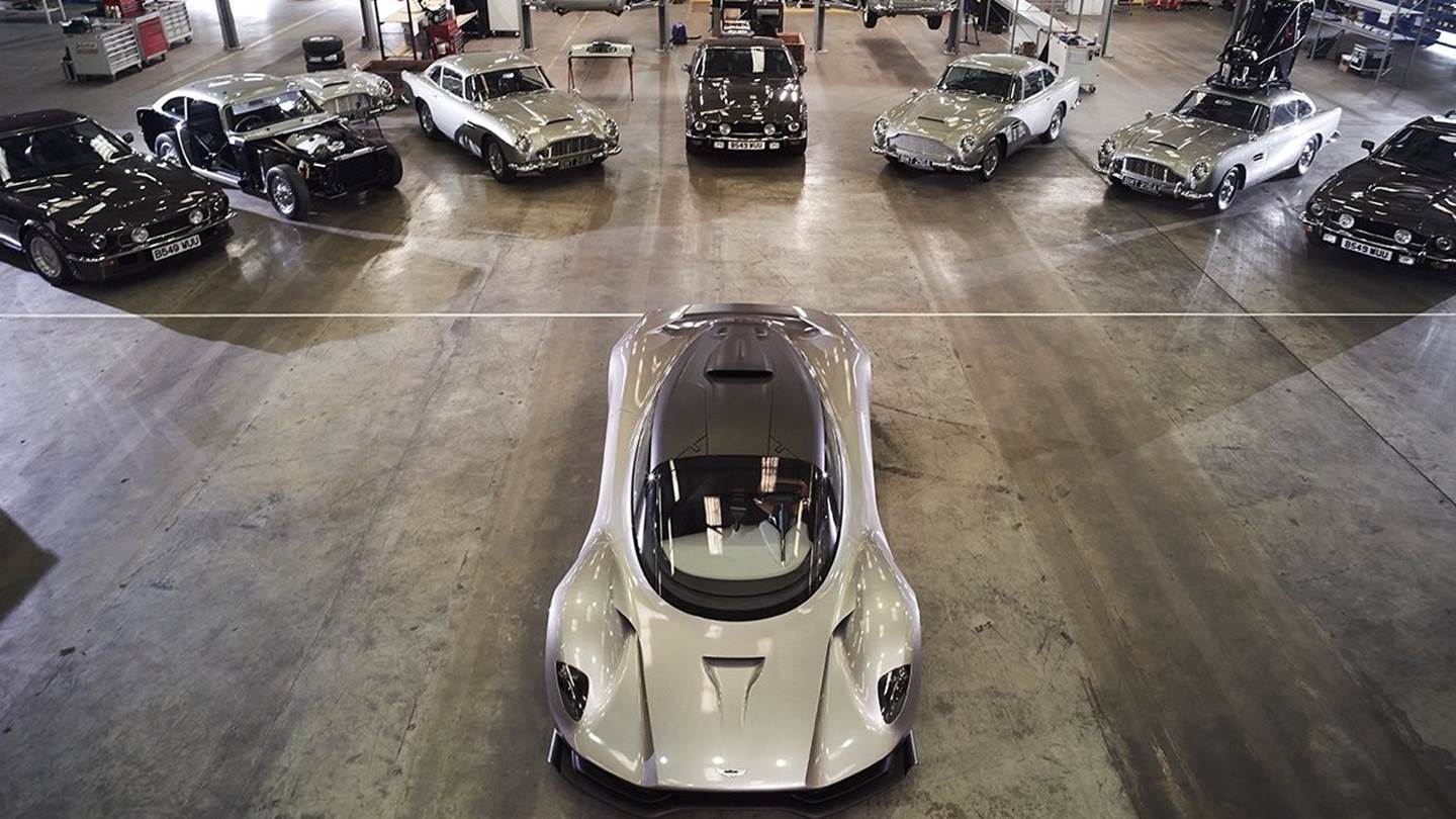 Όλες οι Aston Martin του James Bond σε πλήρη παράταξη