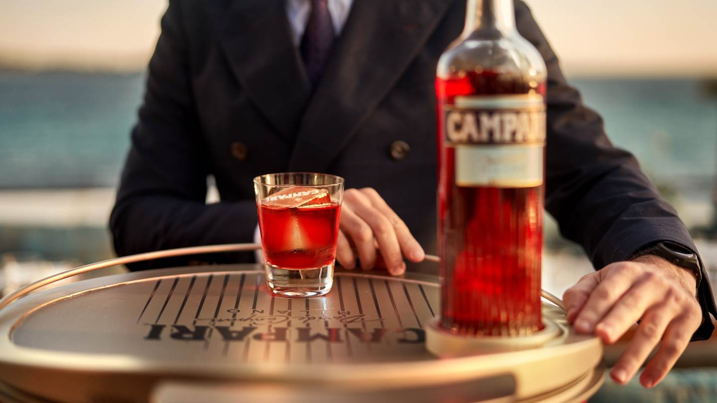 Όταν το Campari συνάντησε το Negroni: Γιορτάζοντας ένα εμβληματικό cocktail