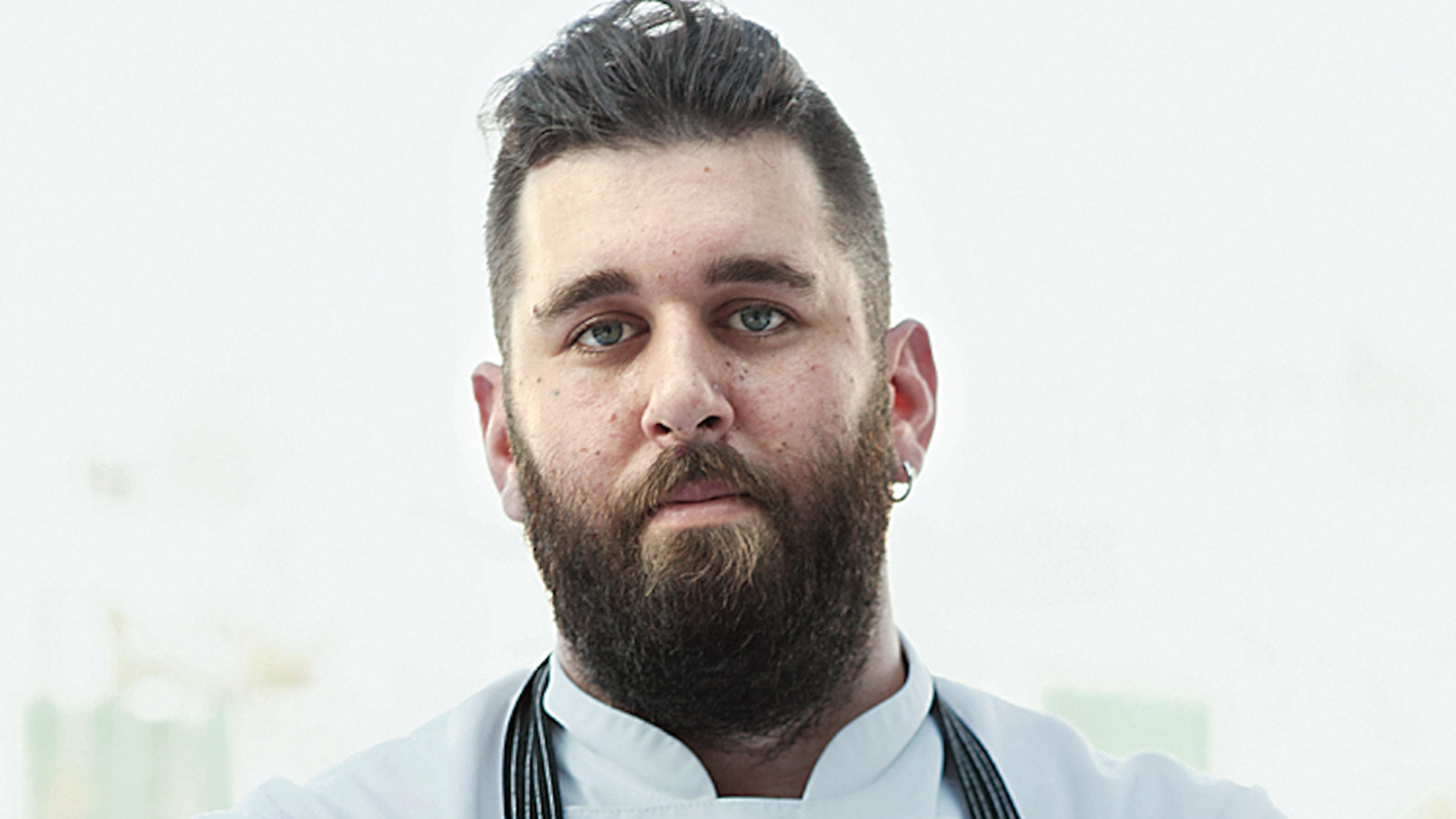 Ο Χάρης Νικολούζος παραμένει λάτρης της παράδοσης