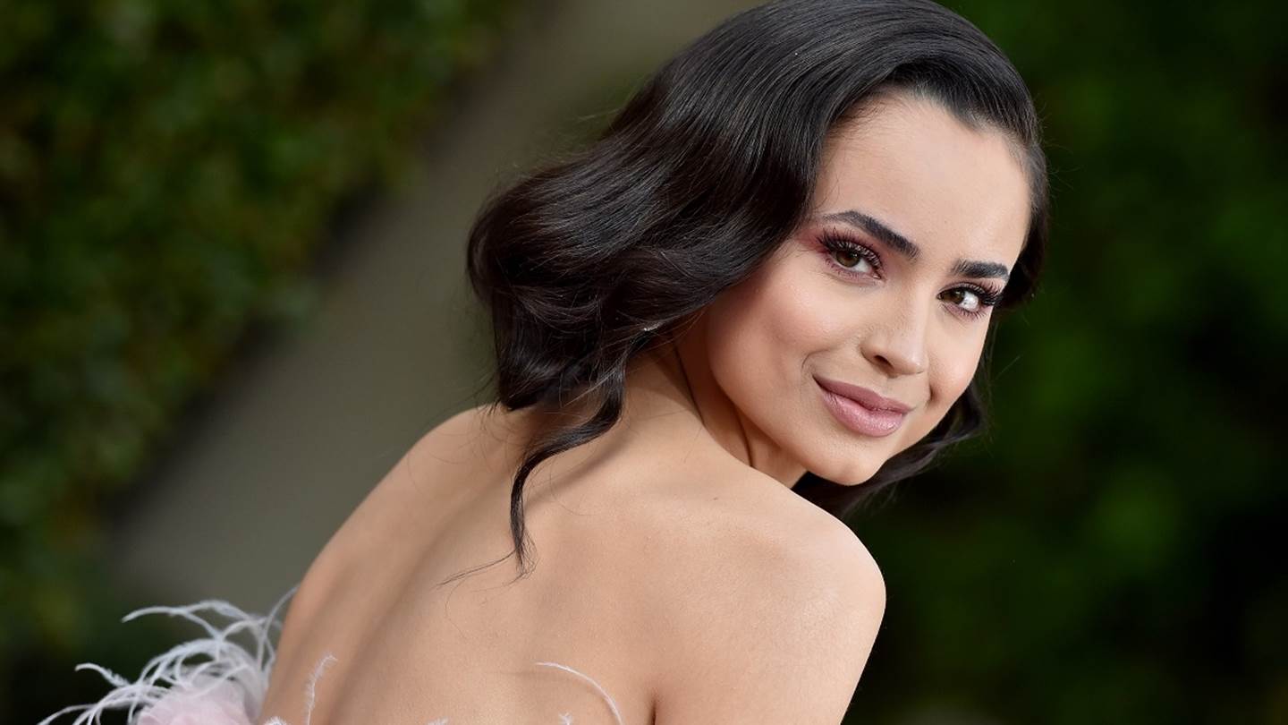 Sofia Carson, έχεις την προσοχή μας