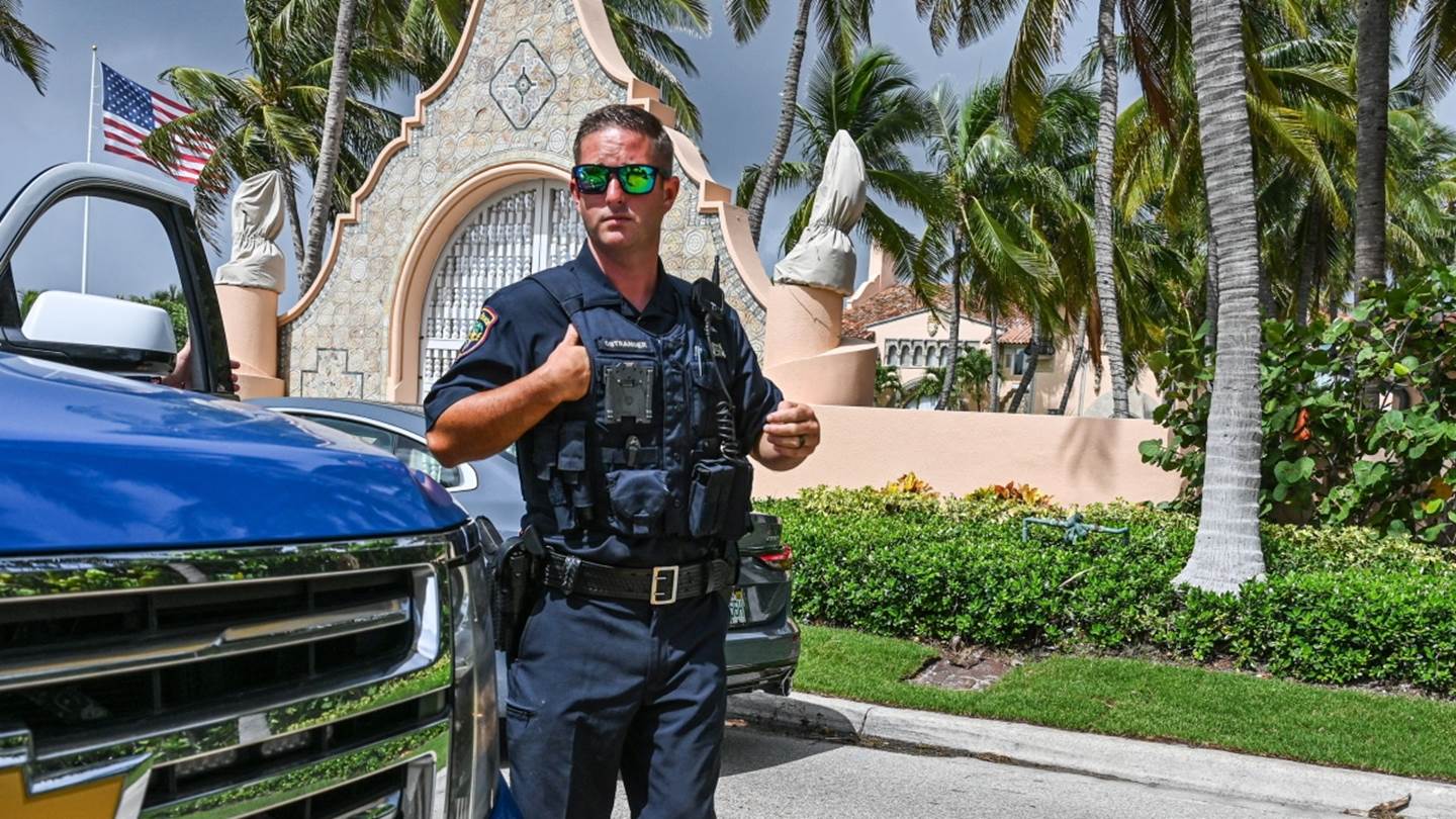 Τι έψαχνε το FBI στο σπίτι του Donald Trump