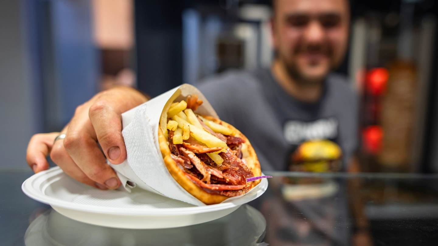 Σουβλατζίδικο στην Αθήνα δέχεται πληρωμές σε Bitcoin