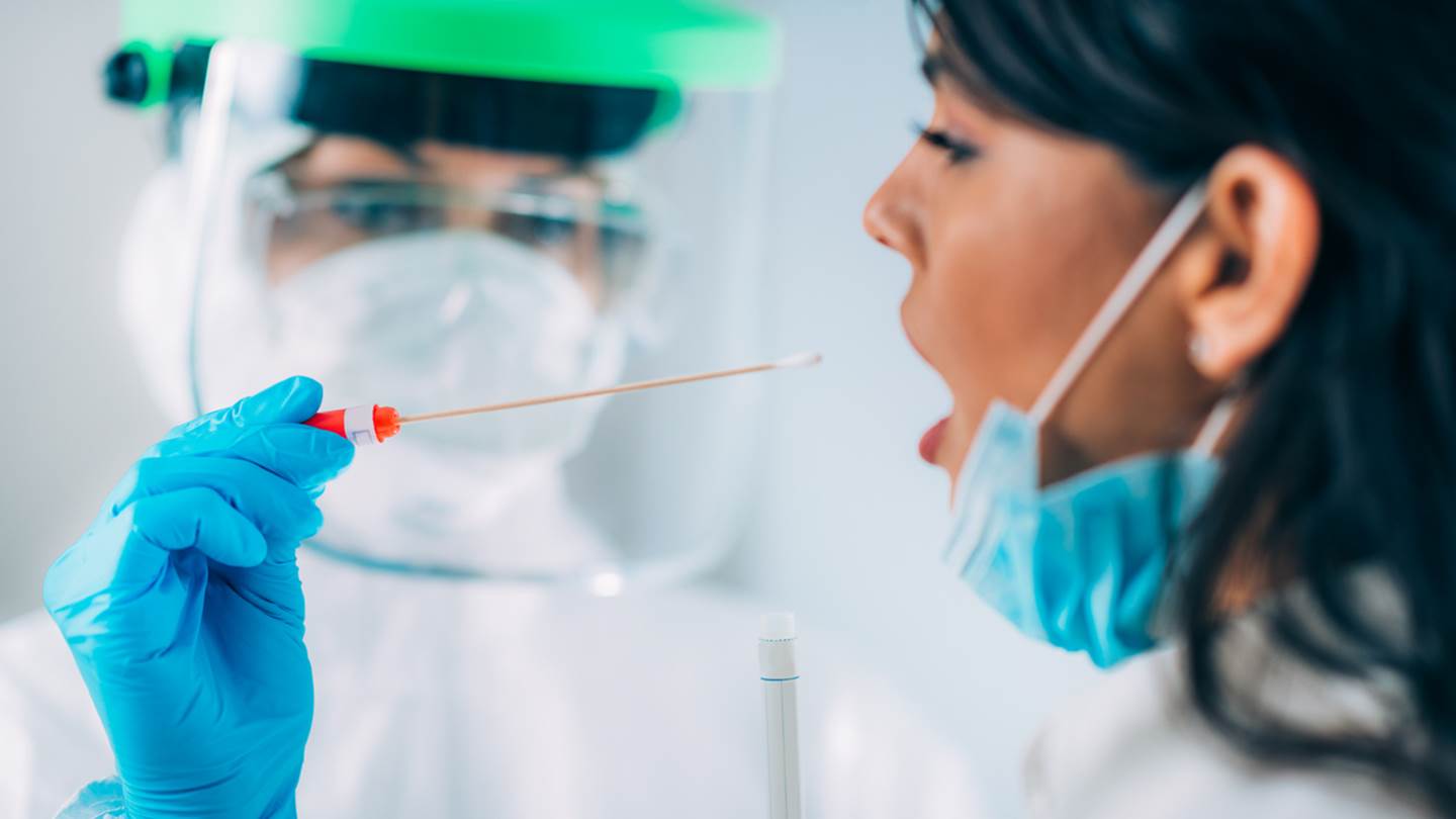 Όλα τα συμπτώματα του κορονοϊού σύμφωνα με τον Ηλία Μόσιαλο