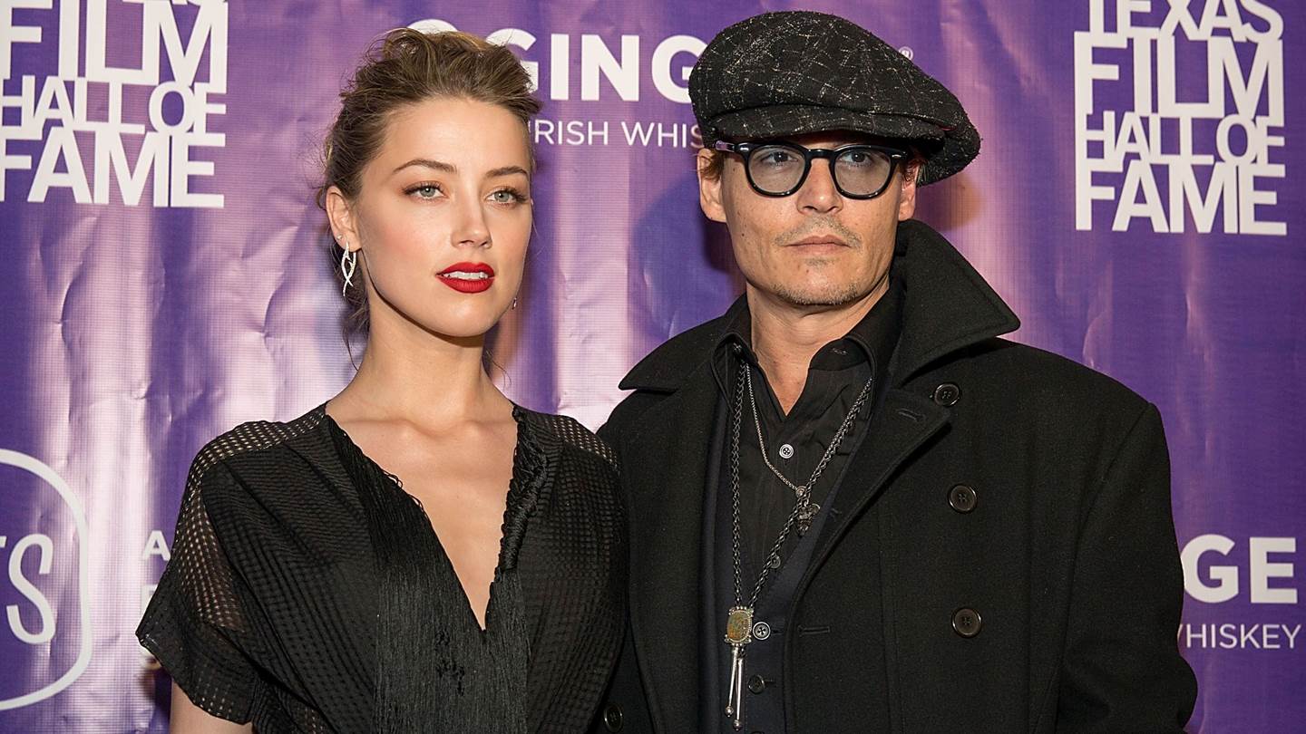 Στη δημοσιότητα τα sms που καίνε τον Johnny Depp