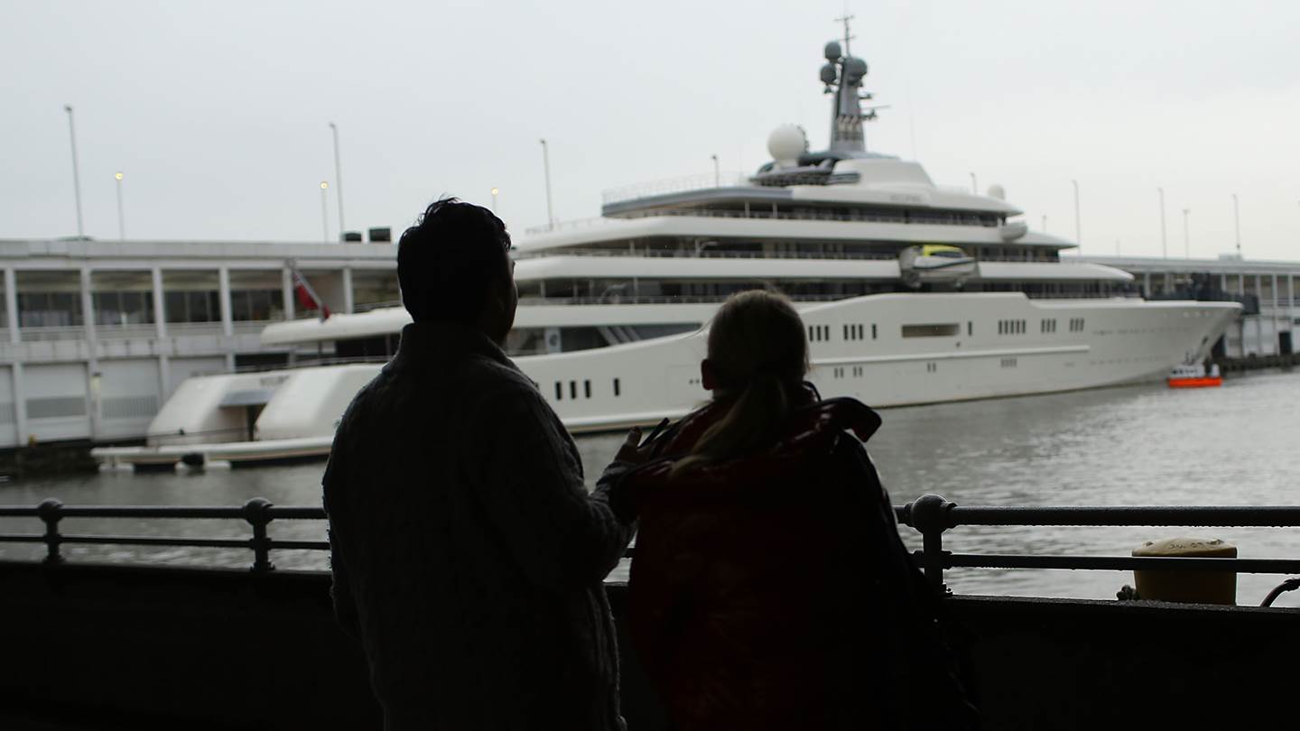 To 'εγχειρίδιο' των Ρώσων ολιγαρχών για να αποφεύγουν τις κυρώσεις