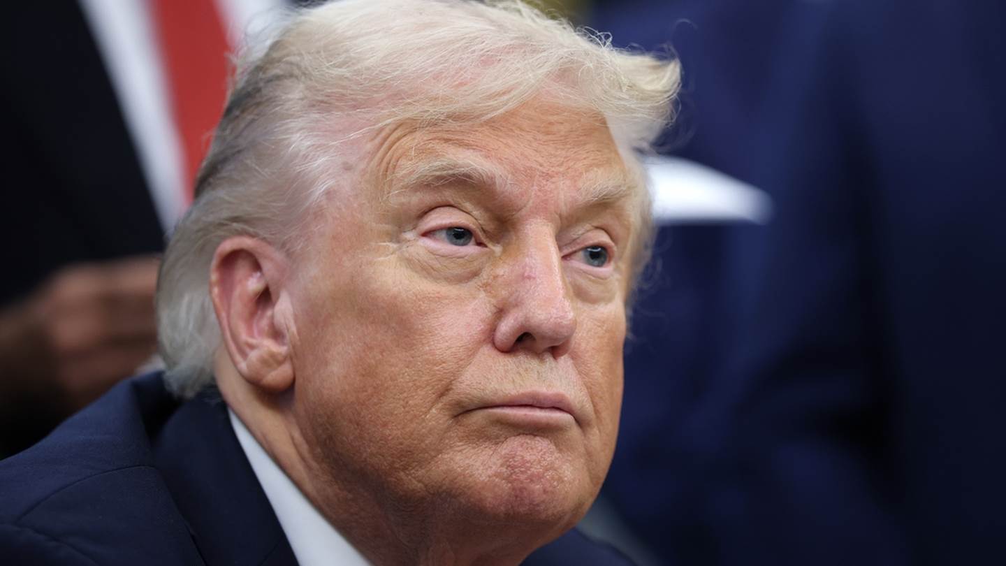 O Donald Trump δεν έχει πιει ποτέ του αλκοόλ-ποιος είναι ο λόγος