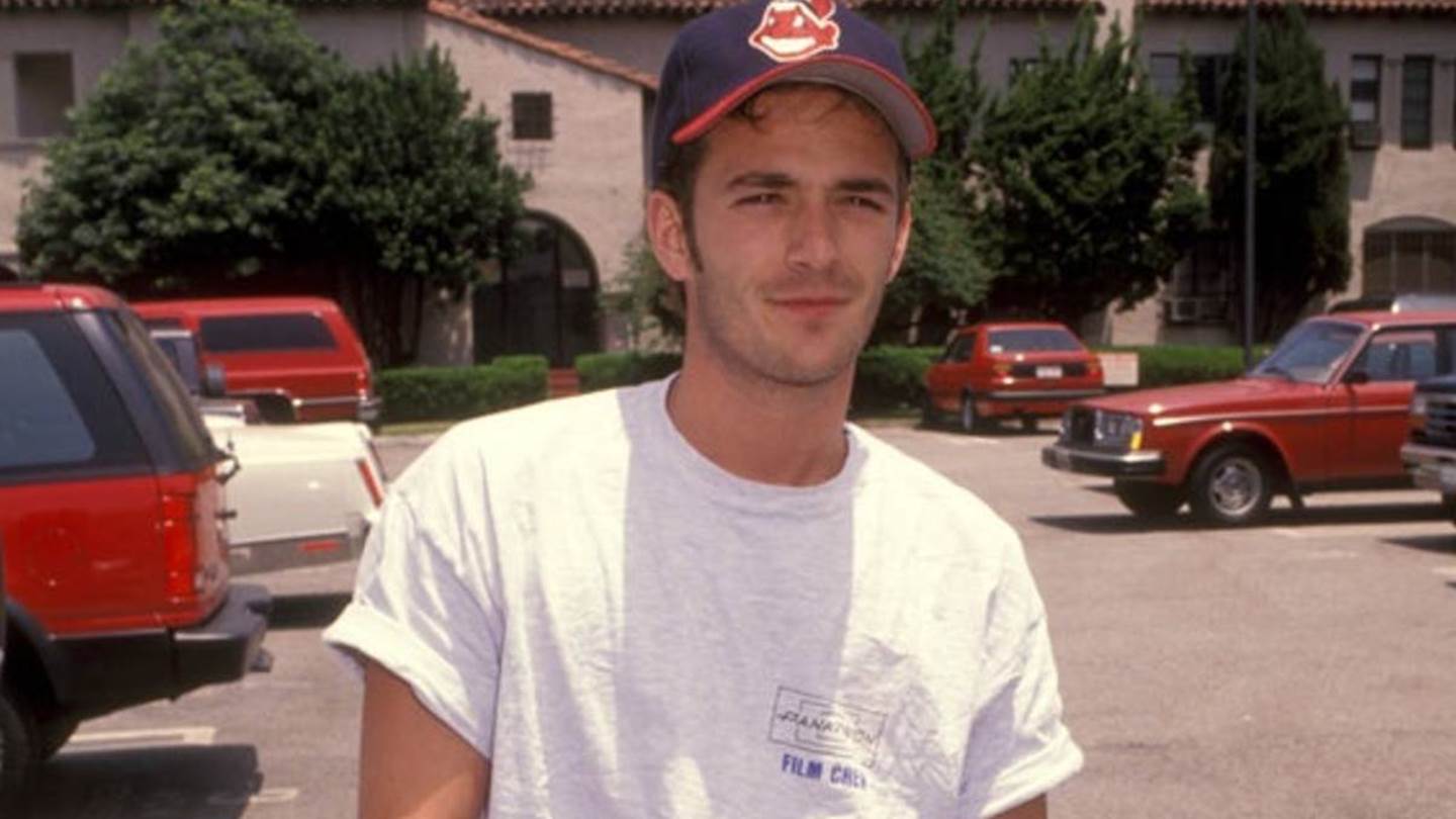 Τα 5 βασικά T-shirts του καλοκαιριού