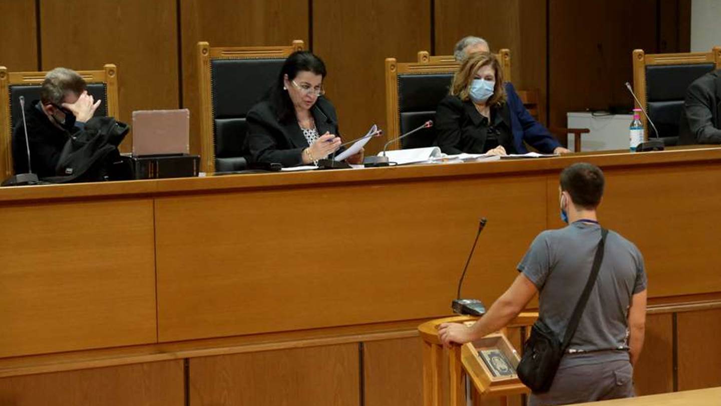 Το αφιέρωμα της Guardian στις γυναίκες που αποκαθήλωσαν τη Χρυσή Αυγή