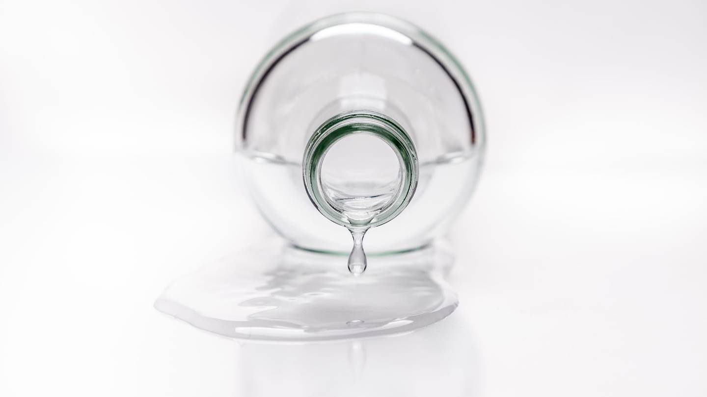 Τα σημάδια που δείχνουν ότι δεν πίνεις αρκετό νερό