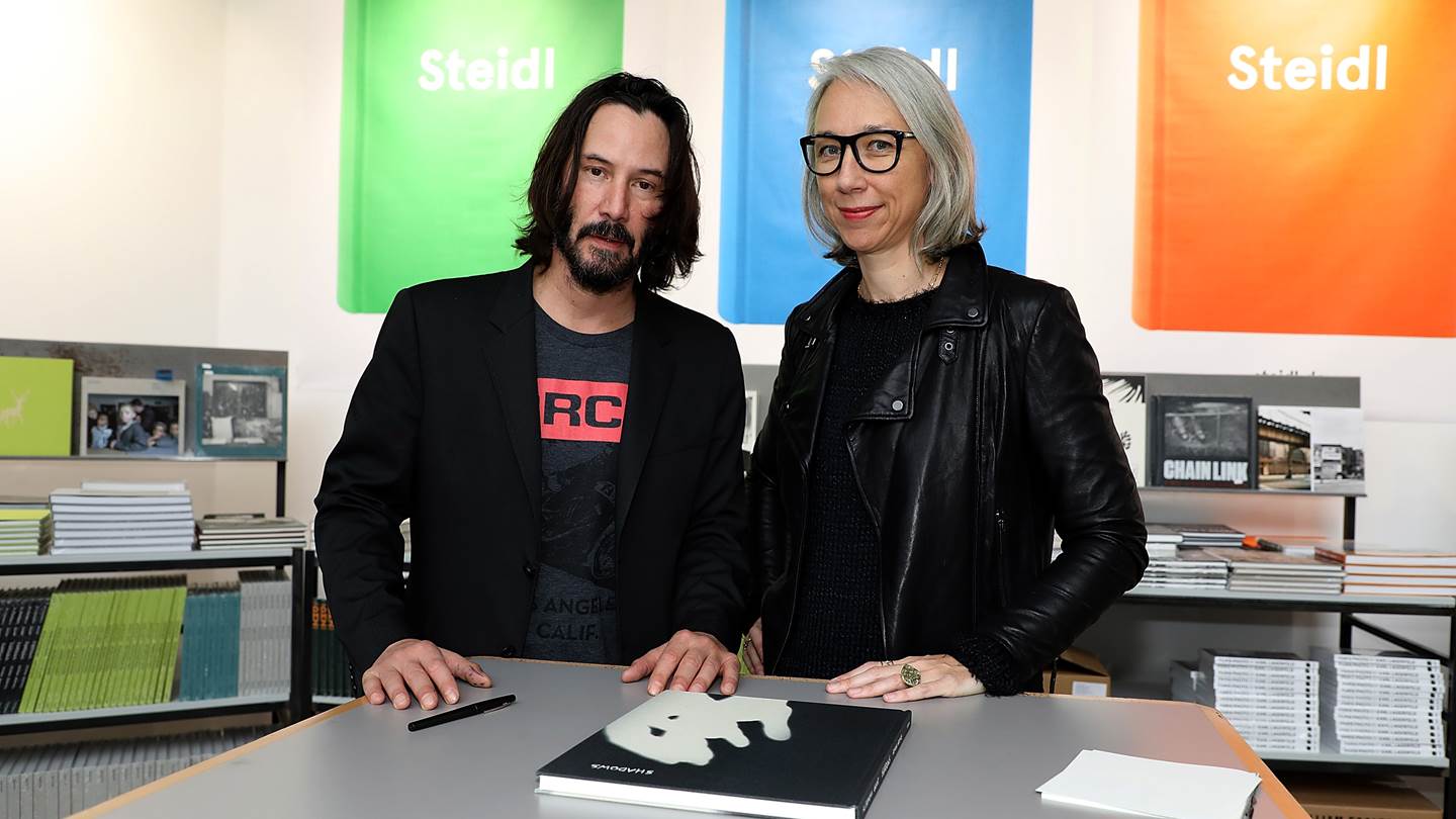 Ο Keanu Reeves κάνει business