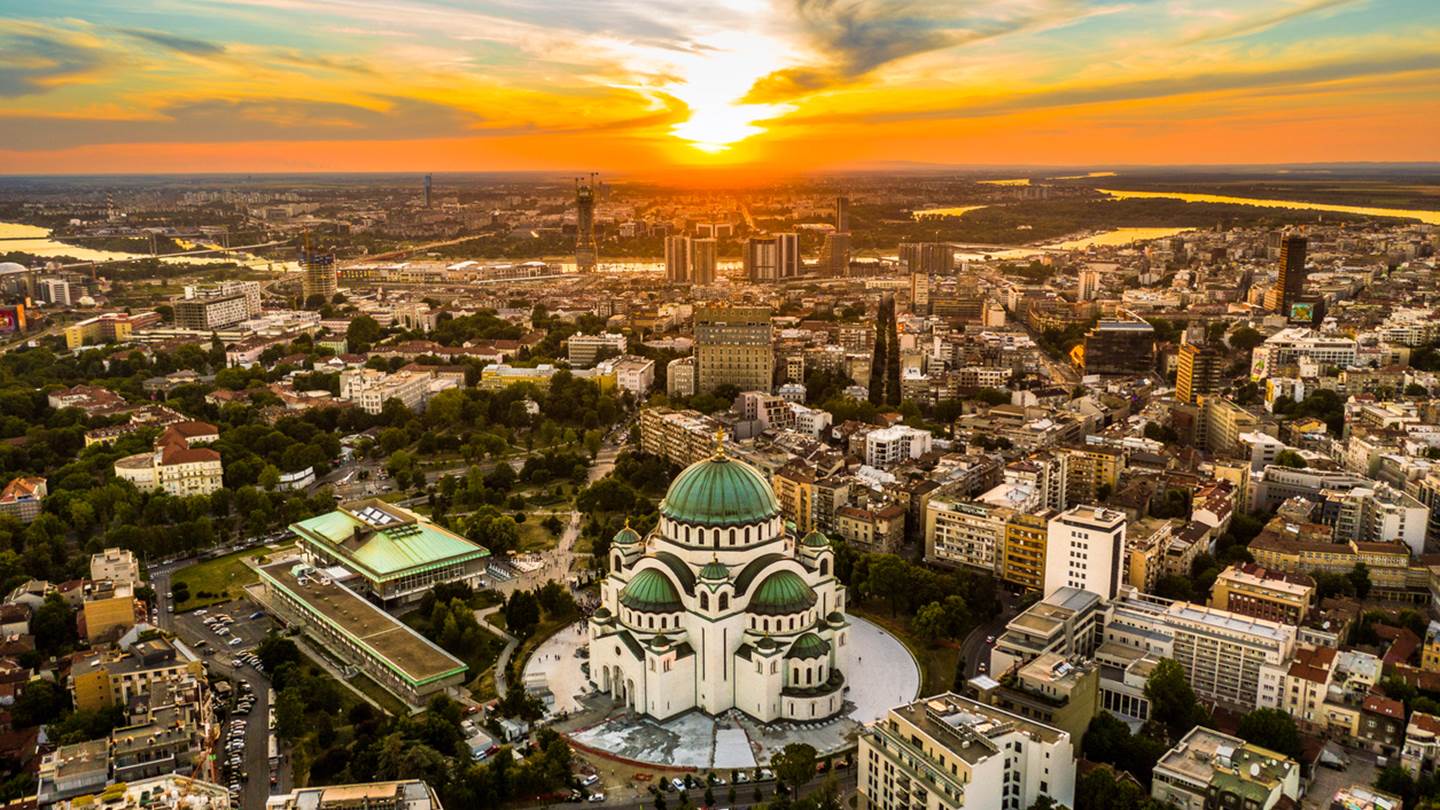 Το θέμα της δημοκρατίας στη Σερβία περνά στα χέρια των πολιτών της