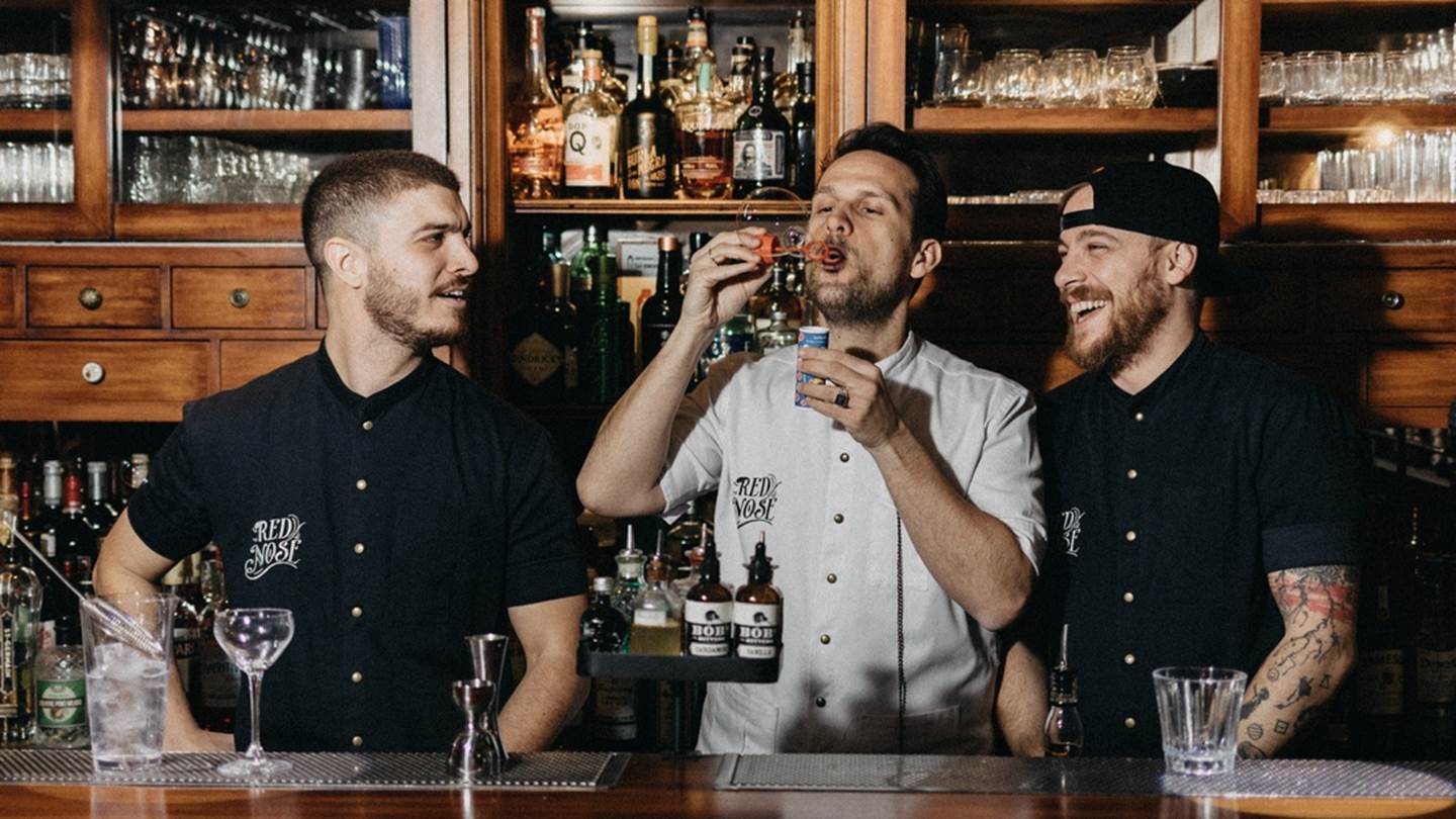 Στα Michelin των μπαρ, θα βρεις και ένα μαγαζί από τον Βόλο