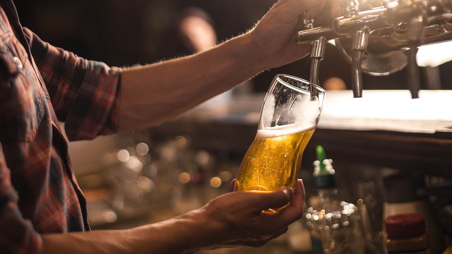 Μόλις ανακαλύψαμε τι προκαλεί μισή μπύρα στο μυαλό μας