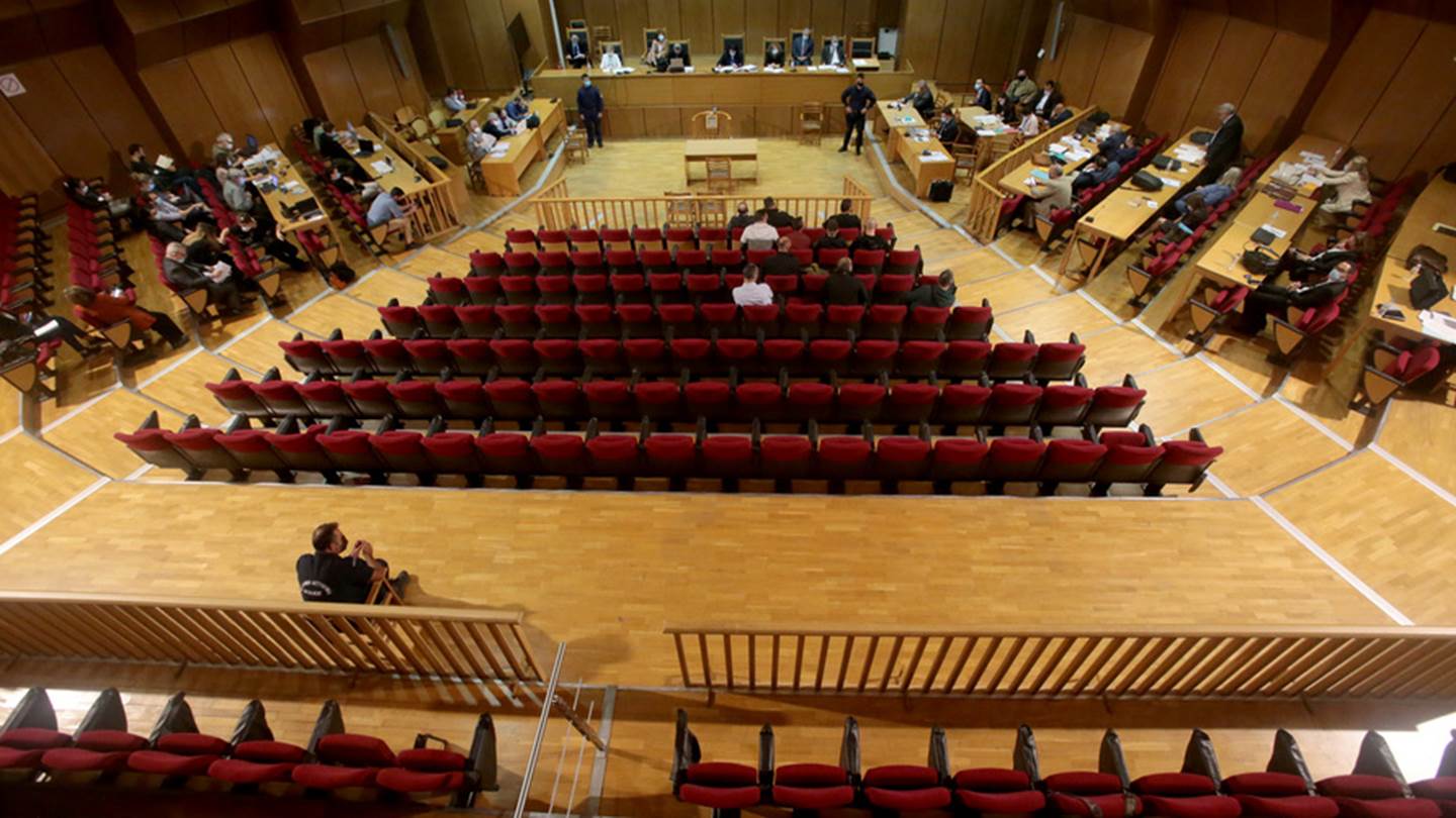 Δίκη Χρυσής Αυγής: Το δικαστήριο θα αγνοήσει ξανά την πρόταση της εισαγγελέα για τις αναστολές;