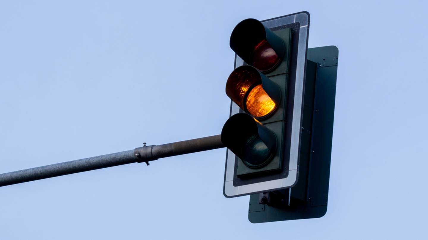Τα φανάρια κυκλοφορίας ίσως αποκτήσουν τέταρτο χρώμα