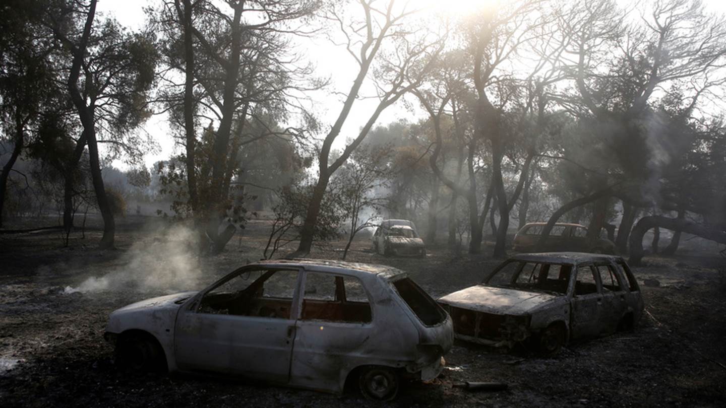 Η εξάπλωση της φωτιάς στη Βαρυμπόμπη σε 27